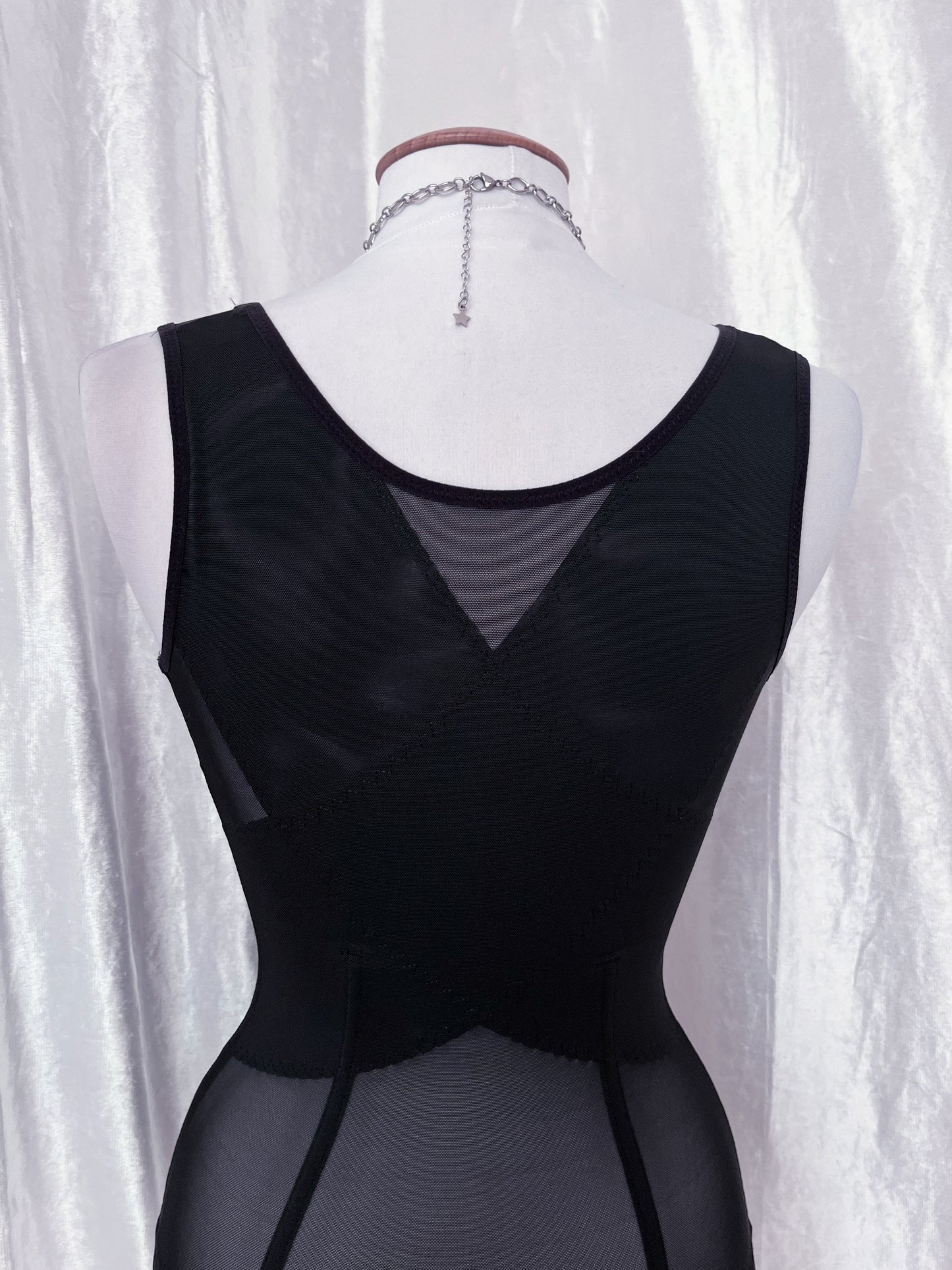 Alternative mesh training corset 🕸️