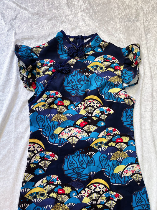 Cheongsam Qipao dress with ruffle details on the sleeves & bottom π