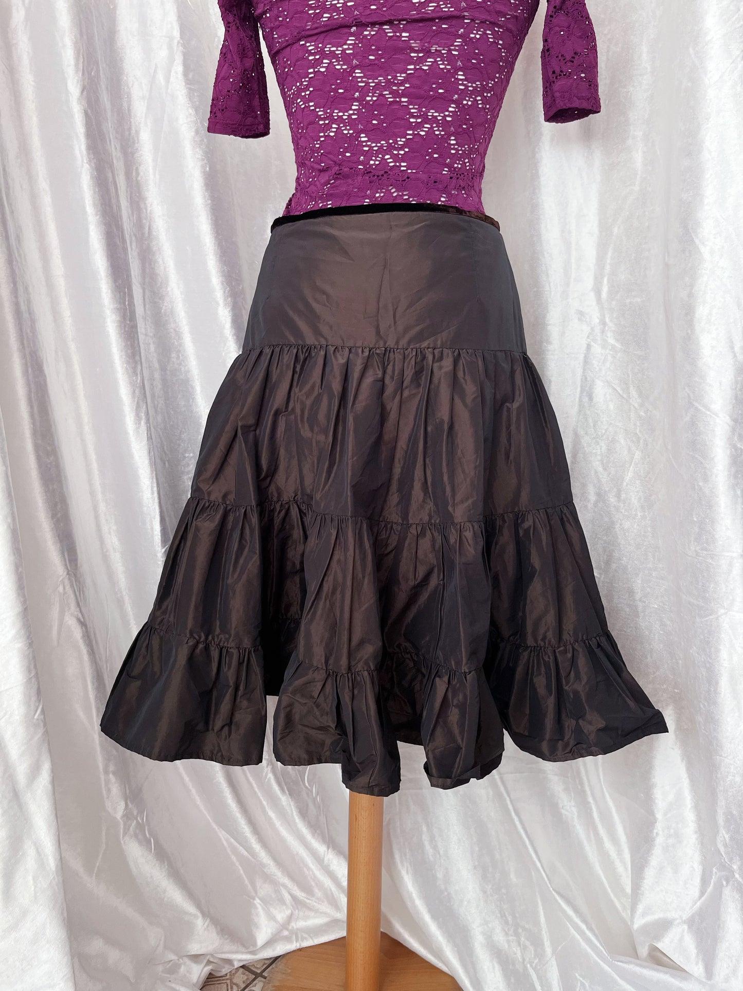 00’s fairy midi brown skirt with velvet trim detail ✨