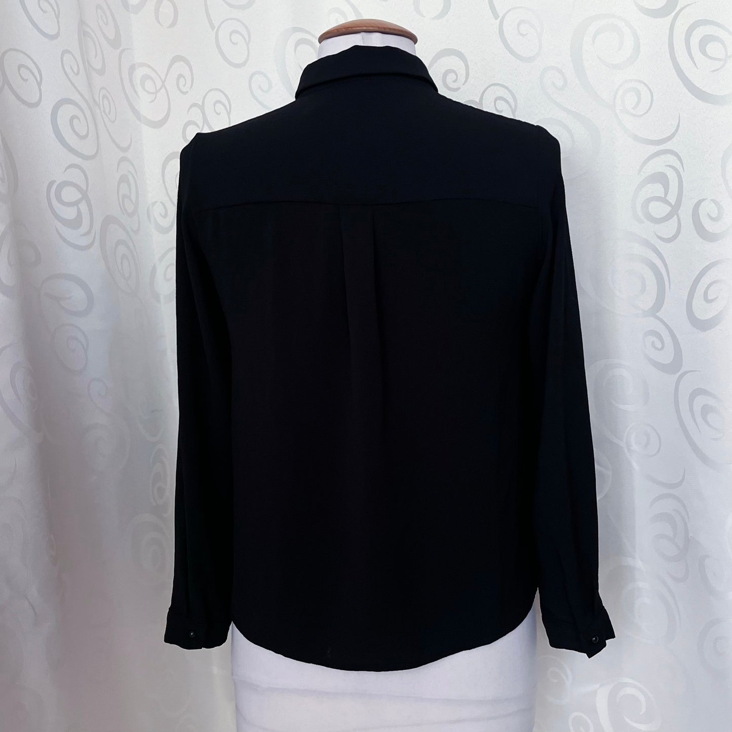 00’s Gothic/Jirai Kei black shirt 🏰🕷️