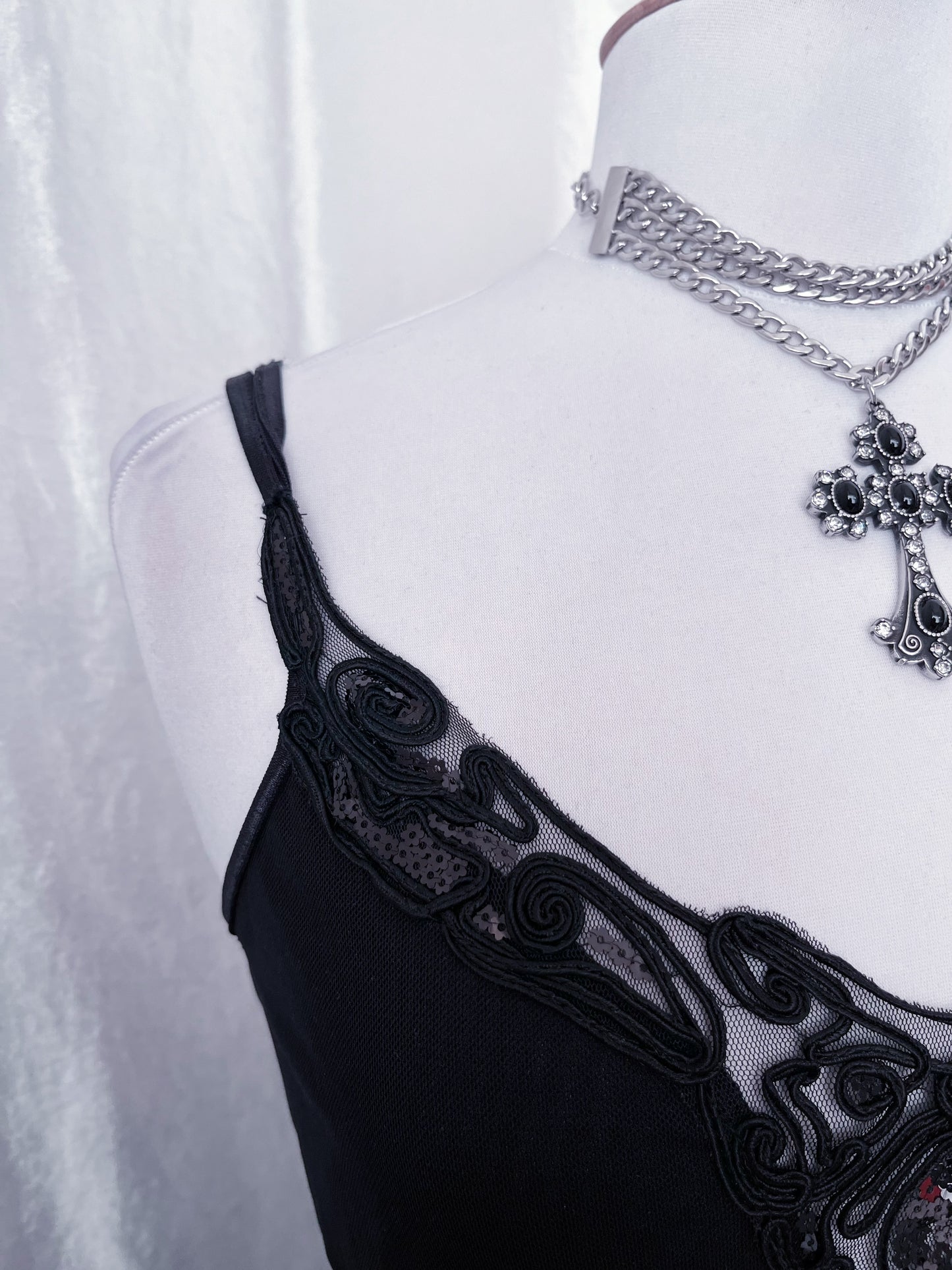00’s dark fairy mesh dress 🖤🧚♀️