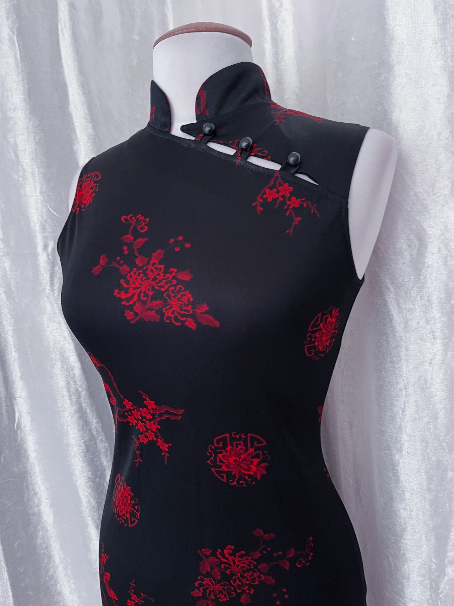 Pimkie asian Qipao style dress with red print details 🐉