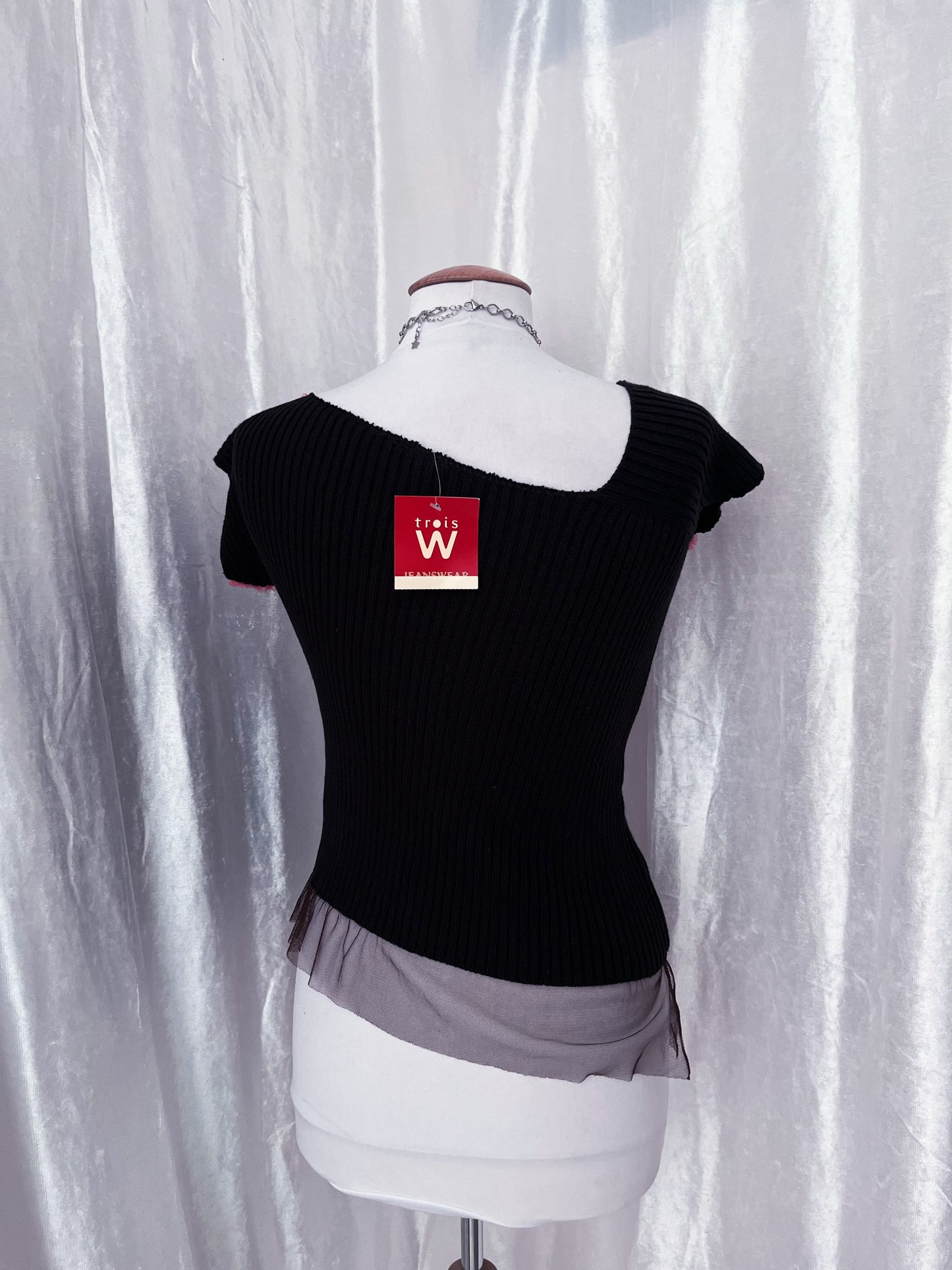 Deadstock dark fairy asymmetrical top with tulle detail 🎀