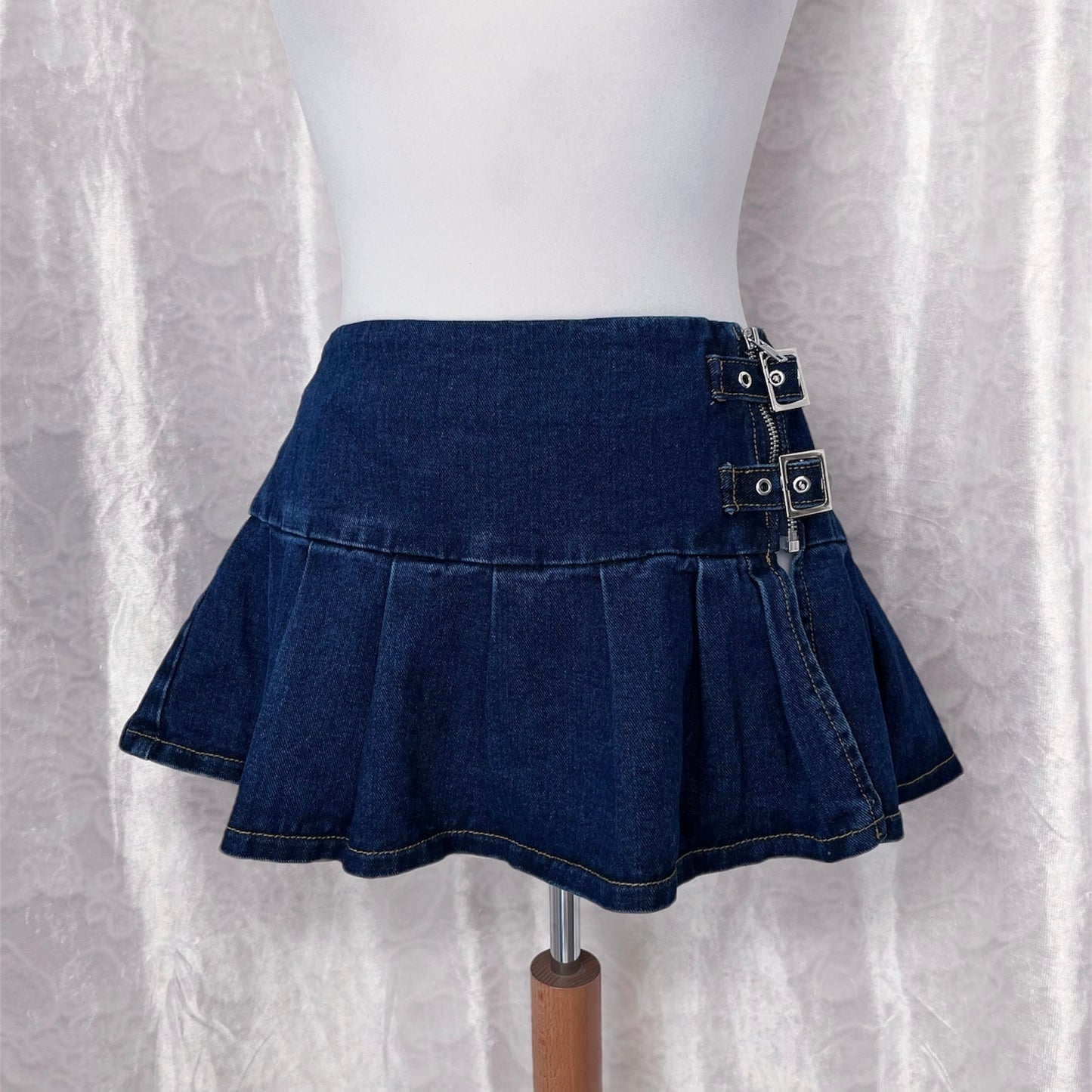 Extra mini denim skirt belt 🫧 perfect for layering