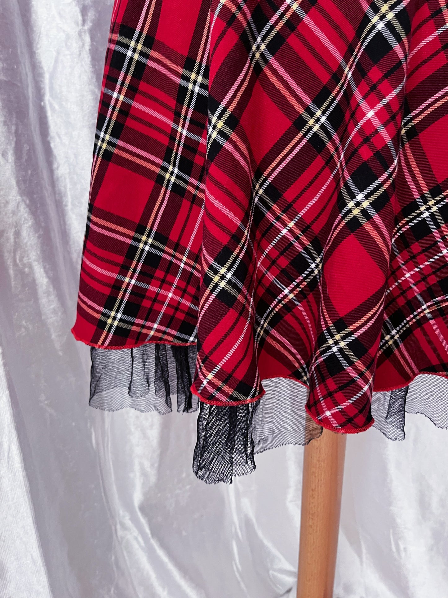 00's punk style tartan dress with tulle detail ❣️🦇