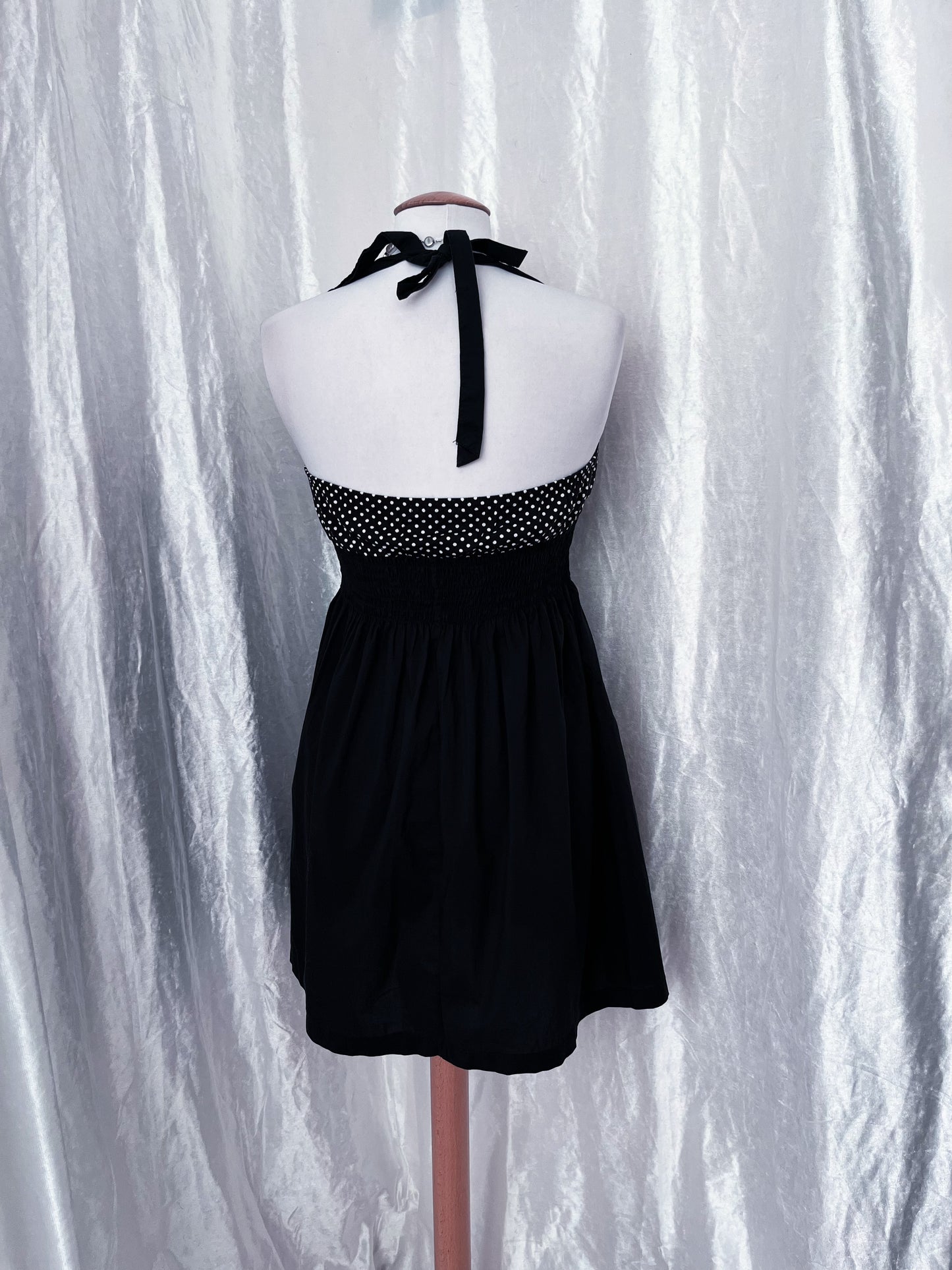 00’s Fishbone polka dress 🎶