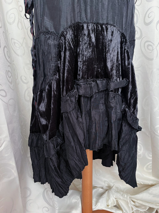 00โs whimsy maxi skirt with velvet detail ๐ฆ