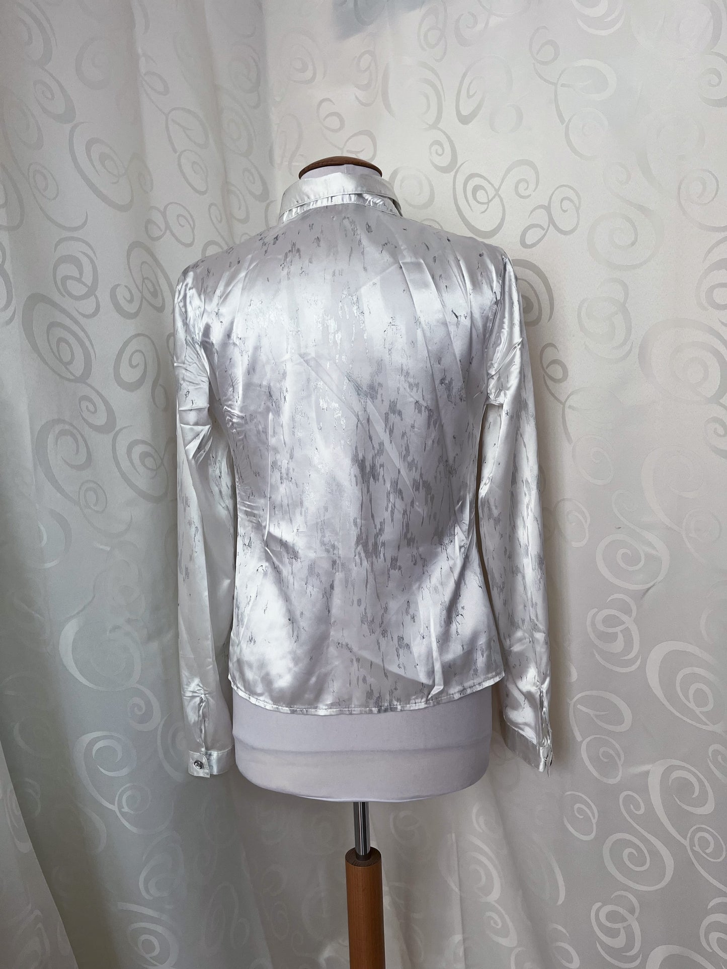 Other World Reworked 00's saten shirt with embossed details 🪡🧵