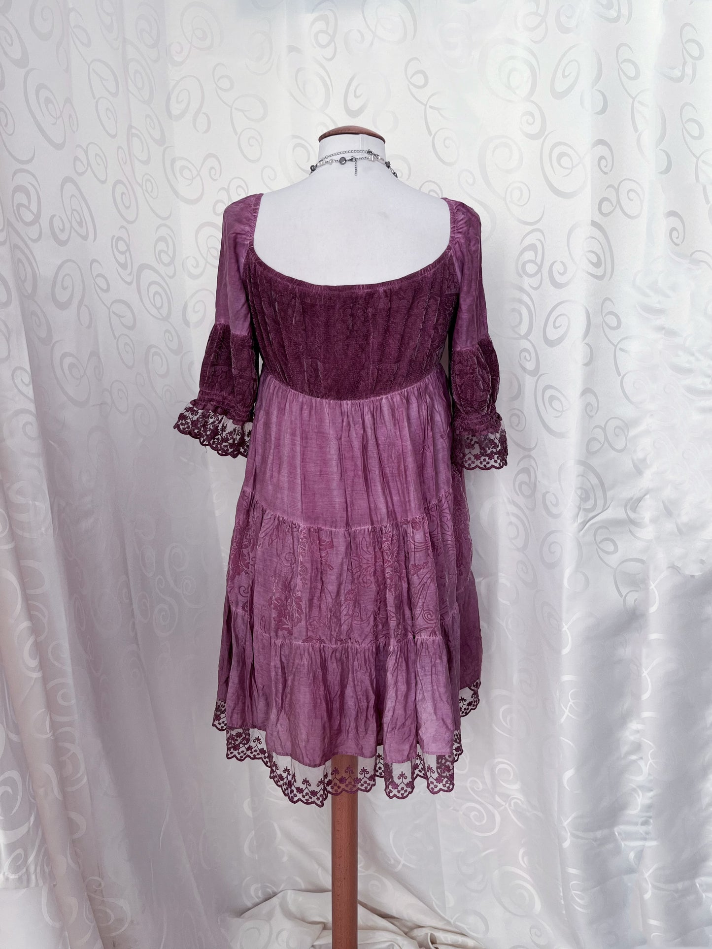 Beautiful whimsy medieval style rose off-shoulder dress 🎀🗡️