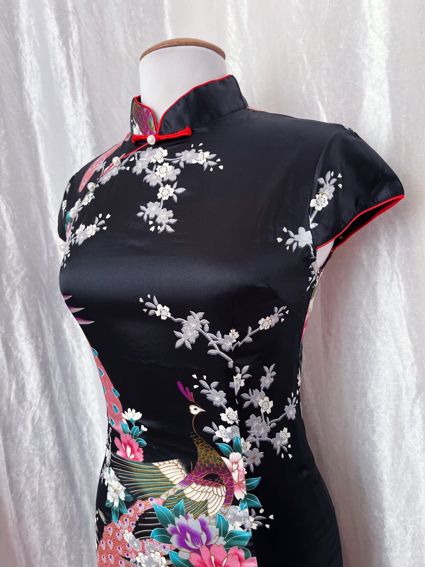 Modern black peacock Qipao dress 🍥
