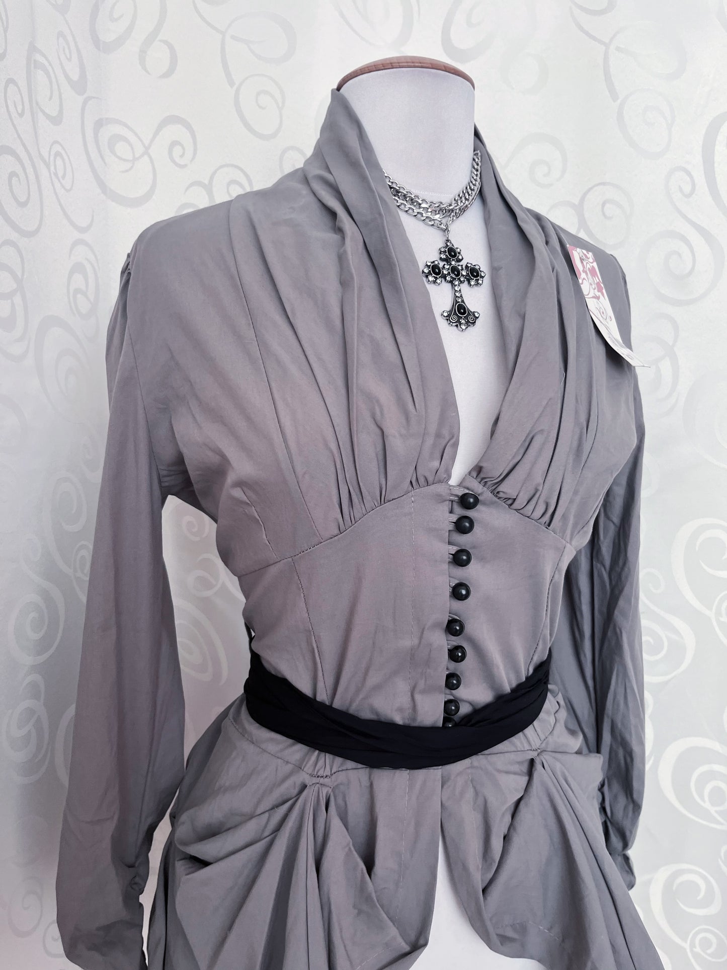 00’s deadstock gothic grey shirt 👻🌀