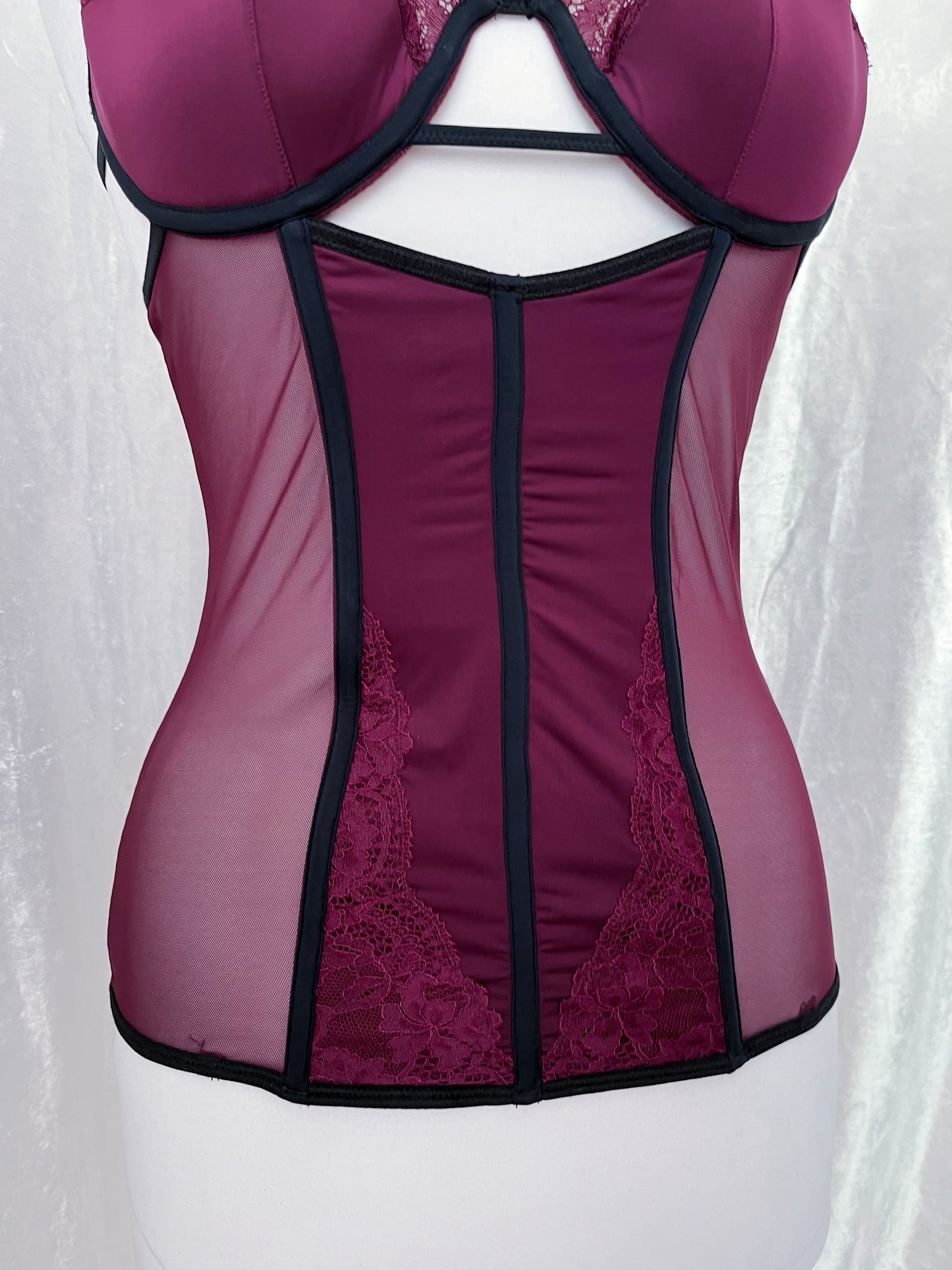 Burgundy hot lingerie corset 🌹