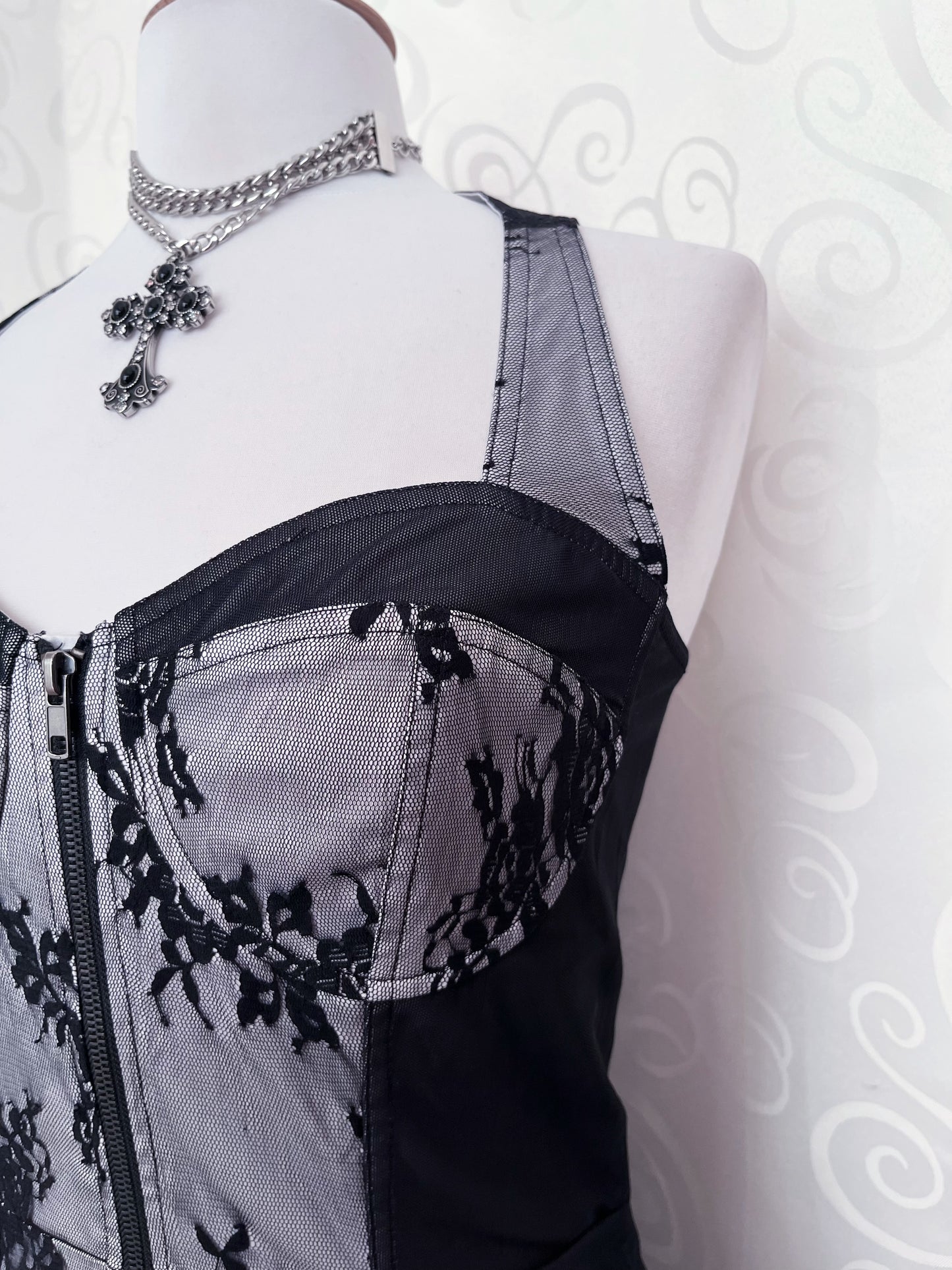 Hot gothic zip-up fitting dress 🦇