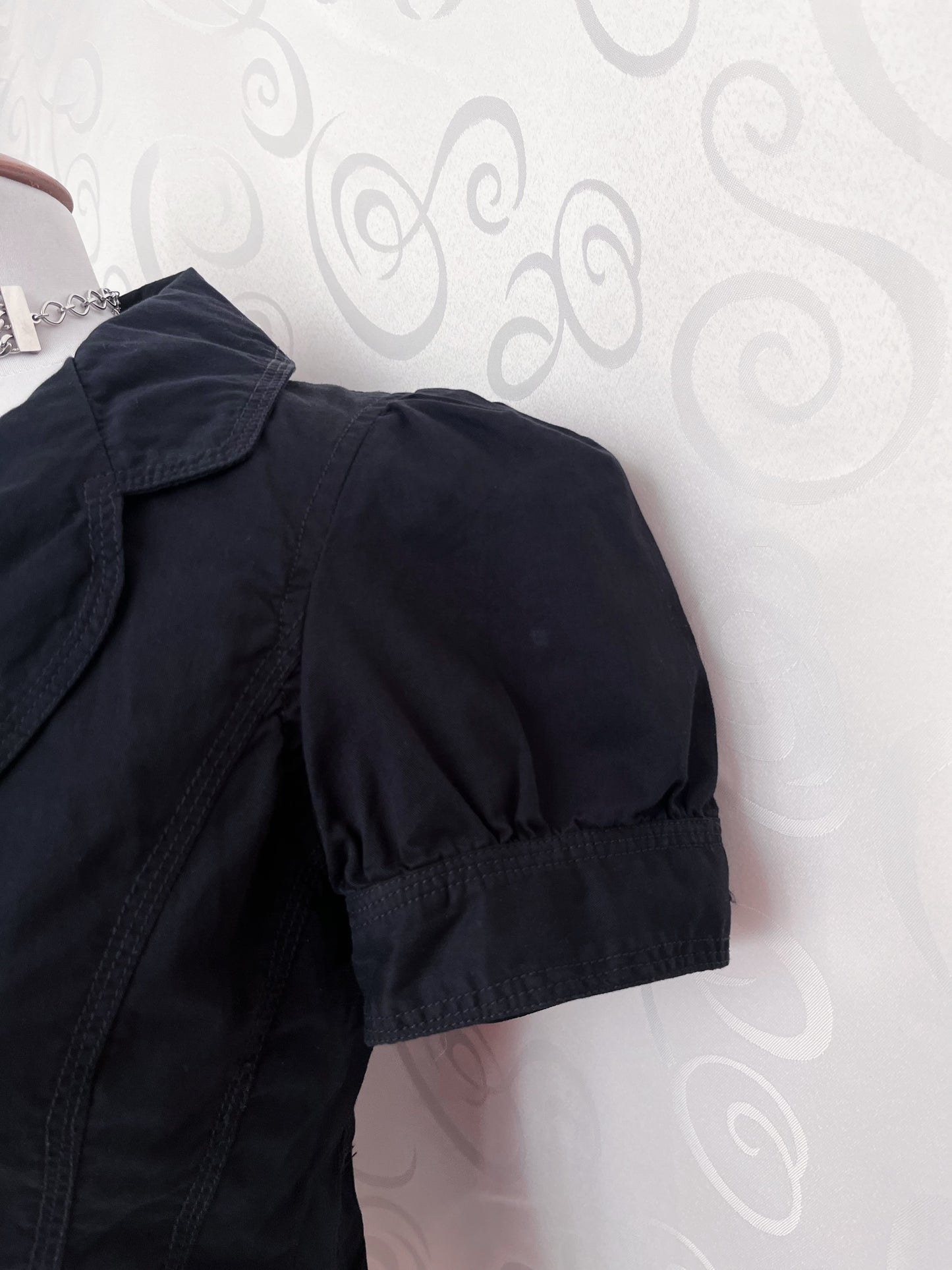 Dark Coquette short-sleeve cotton jacket with puffy sleeves 🗝️