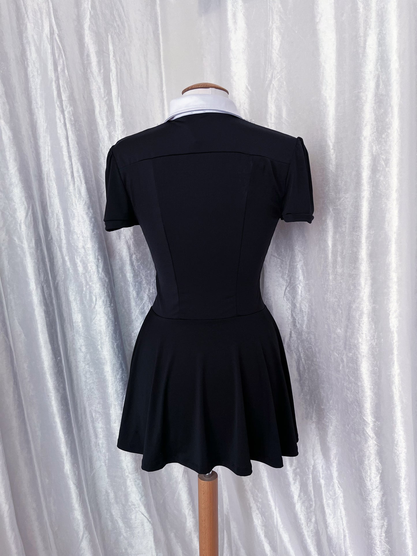 Modern, gothic lolita dress with cut-out chest detail 🗝️