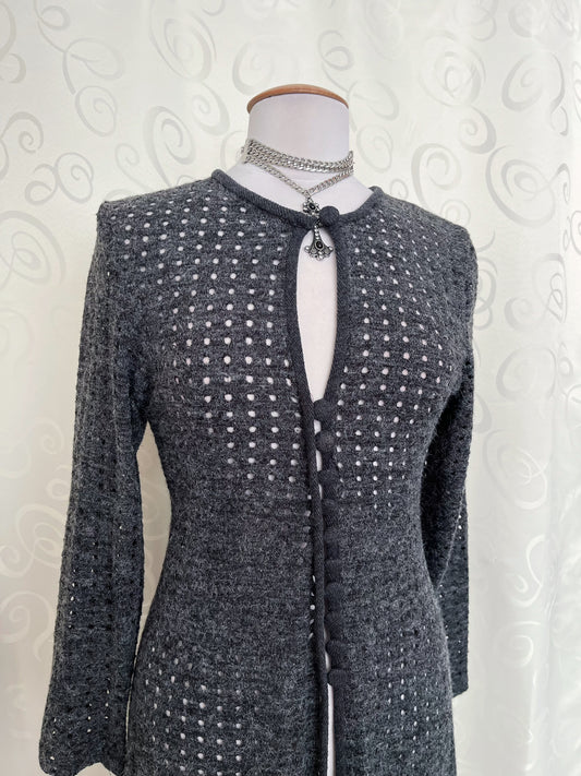 00’s comfy grey knit cardigan 🌀🦇