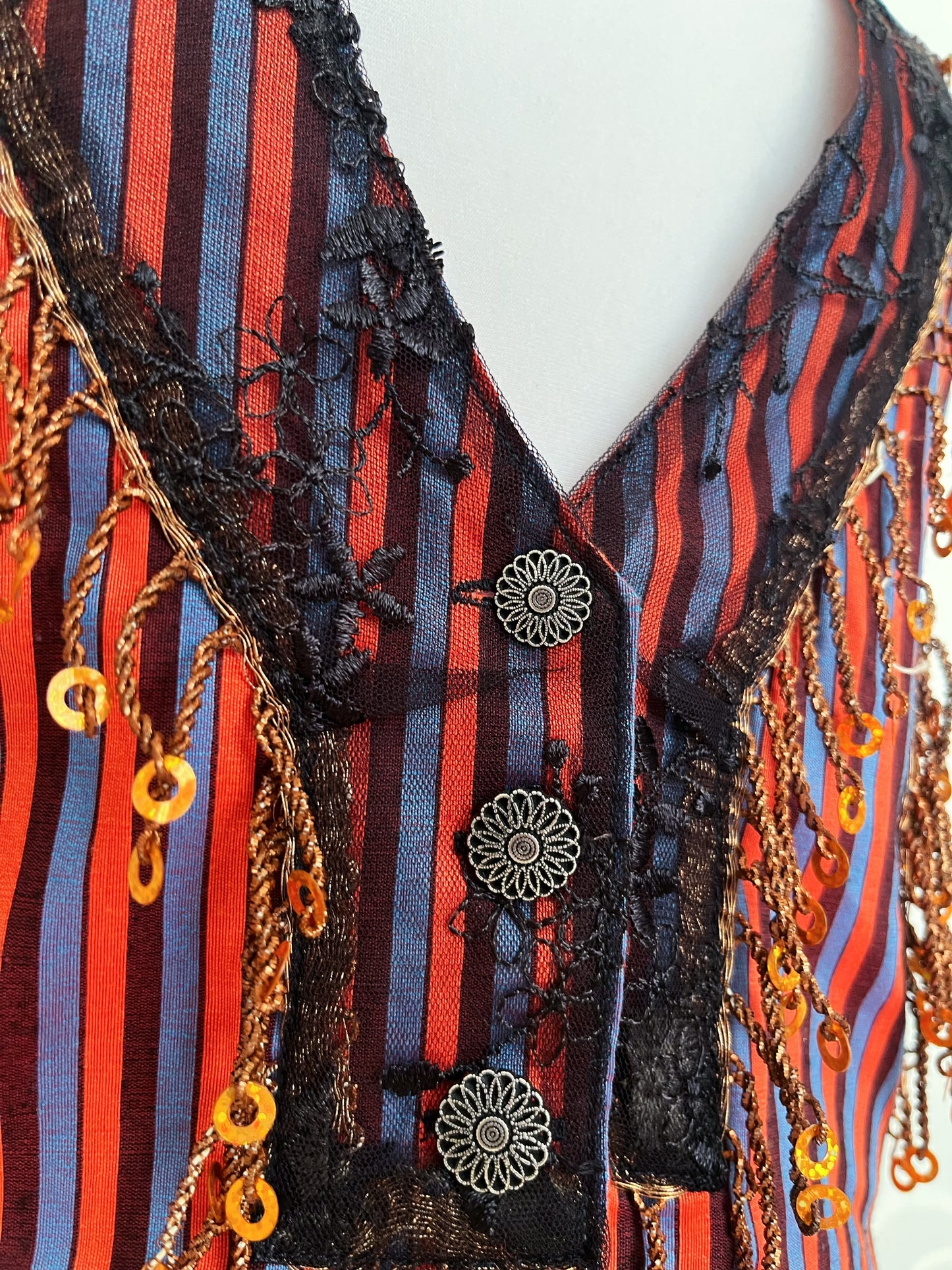 00’s Iconic deadstock jester striped vest with lace & sequin details ✨🎪