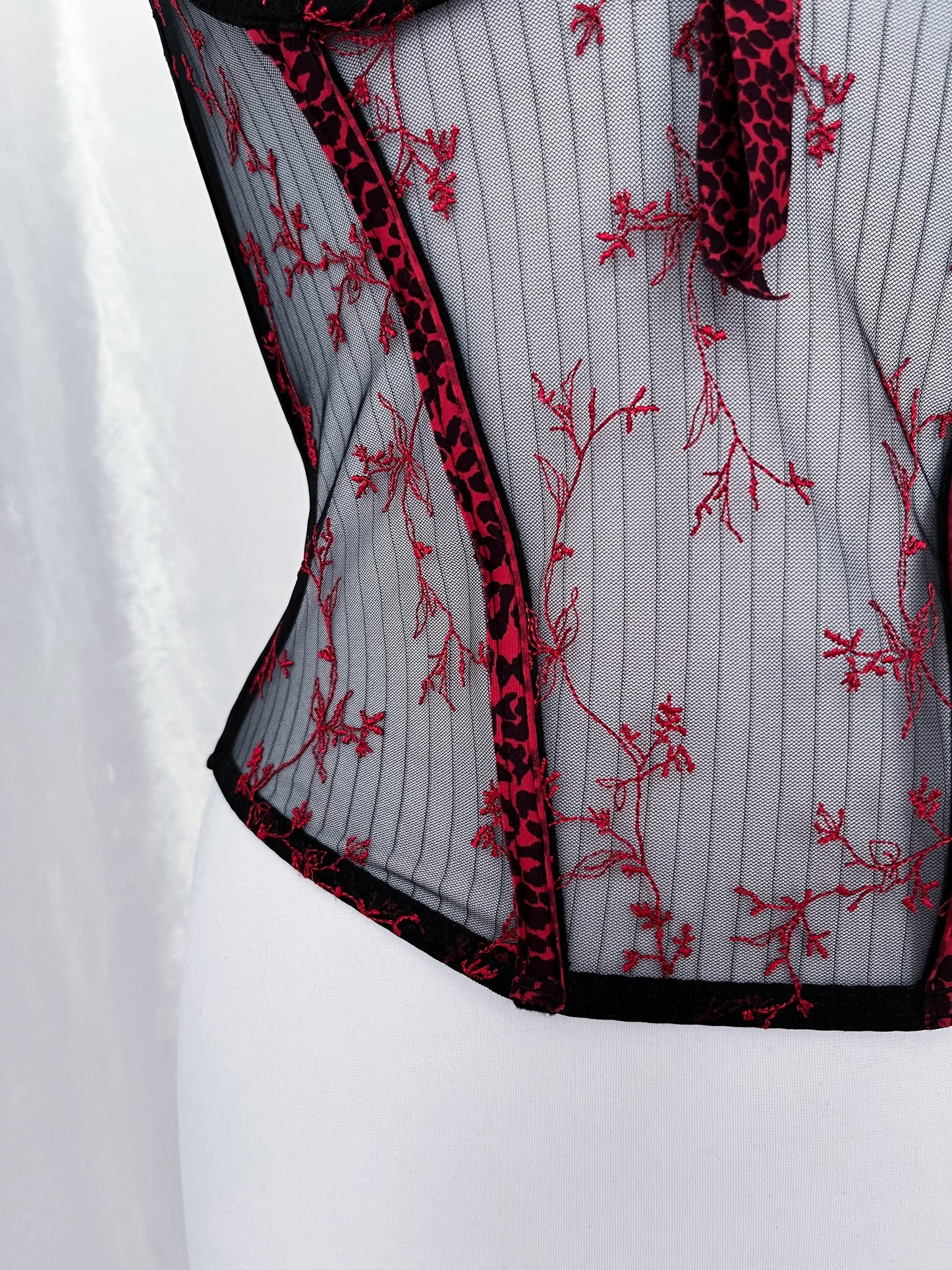 00’s alternative mesh corset top with animal print & embroidered details 🐾💋