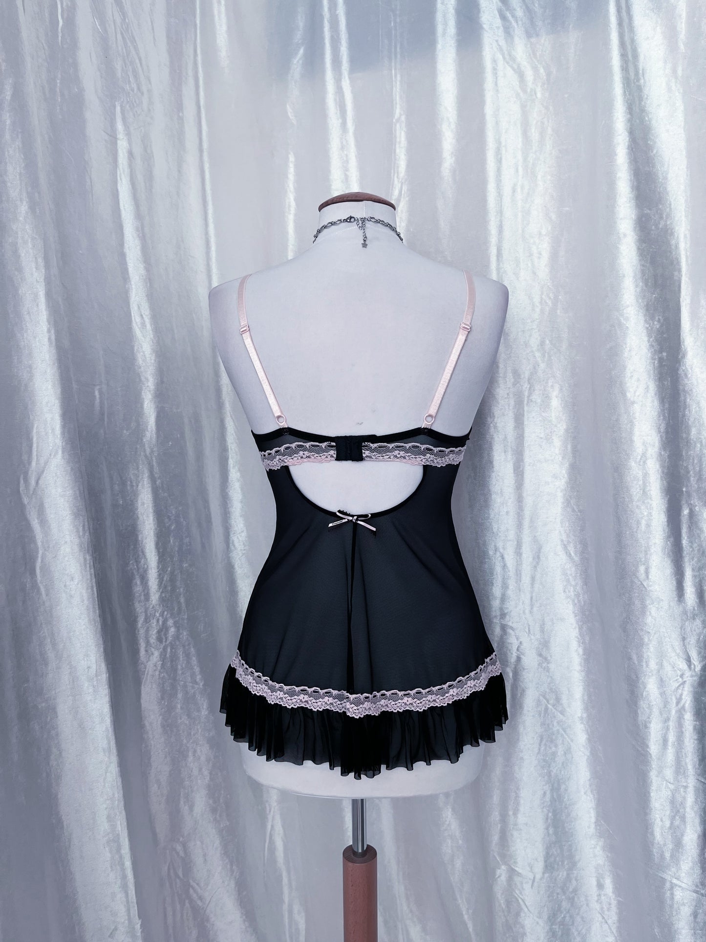 Gothic/Coquette mesh black corset top with pink details 🎀🪽