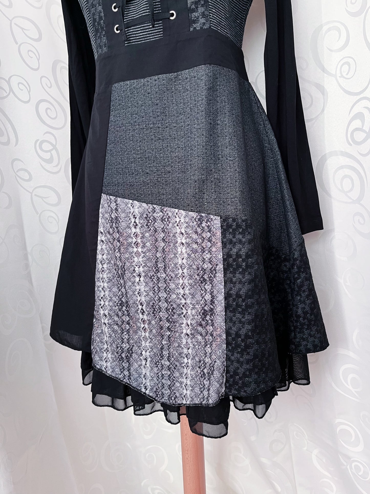 00’s Gothic lace-up patchwork dress 🦇