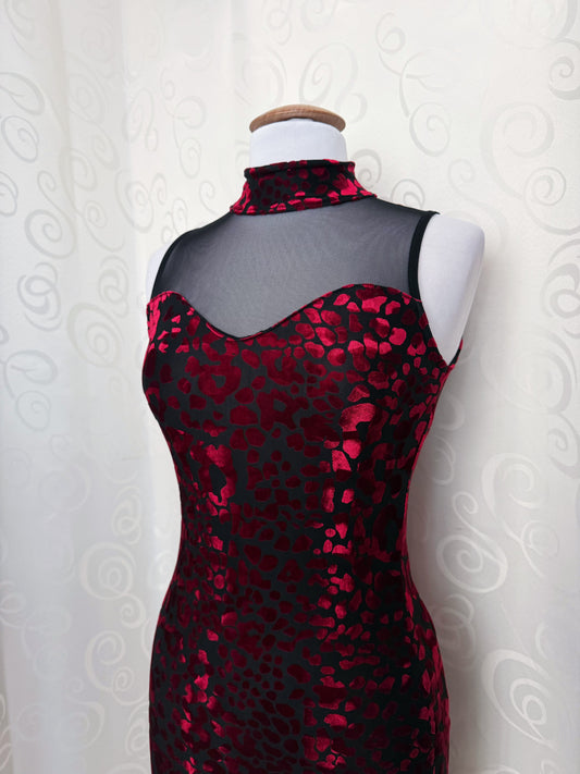 Gothic vampire velvet embossed dress with mesh & turtleneck detail 🫀