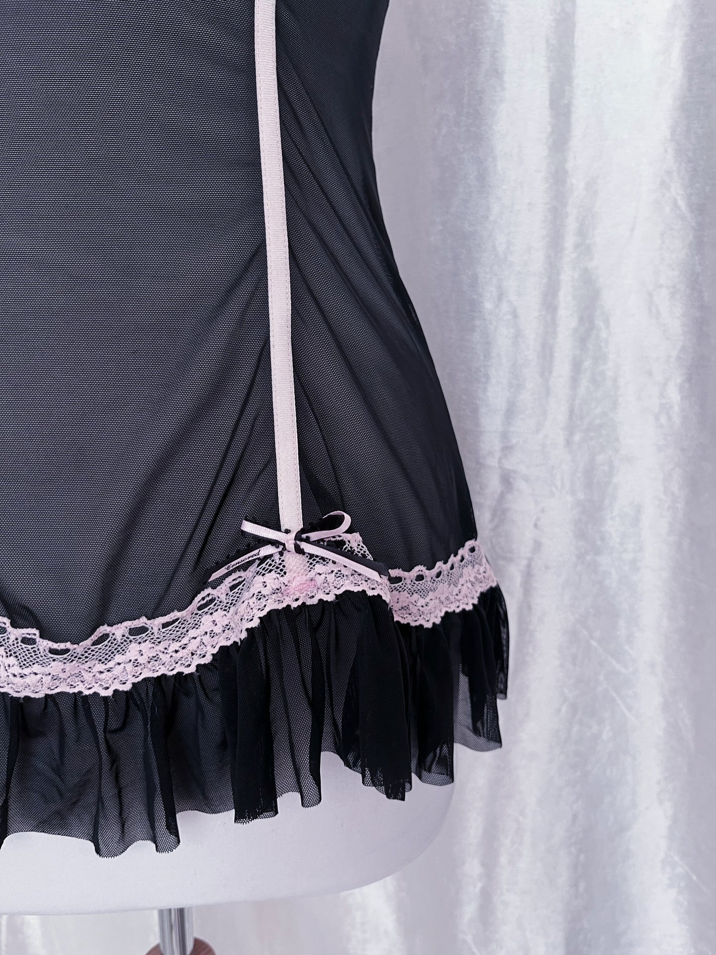 Gothic/Coquette mesh black corset top with pink details 🎀🪽