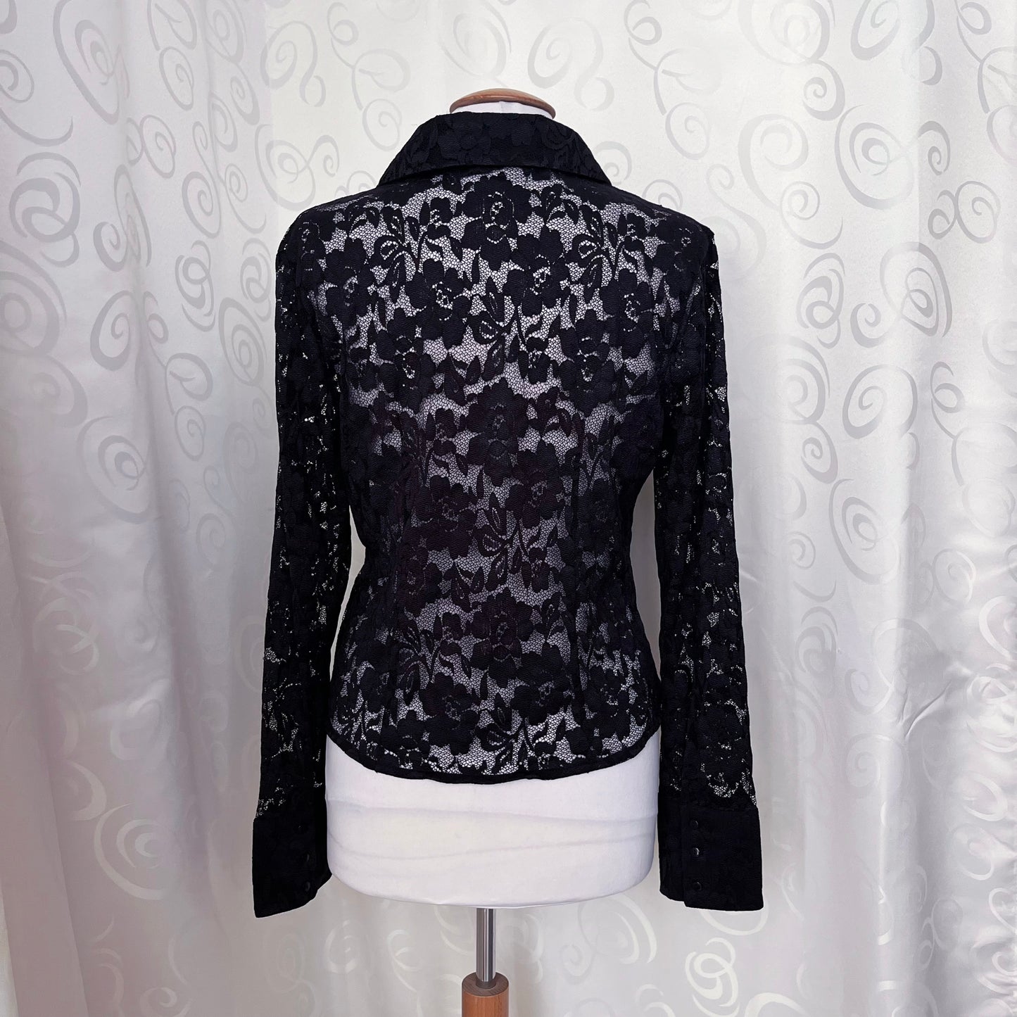 Iconic Gothic lacey black shirt 🕷️