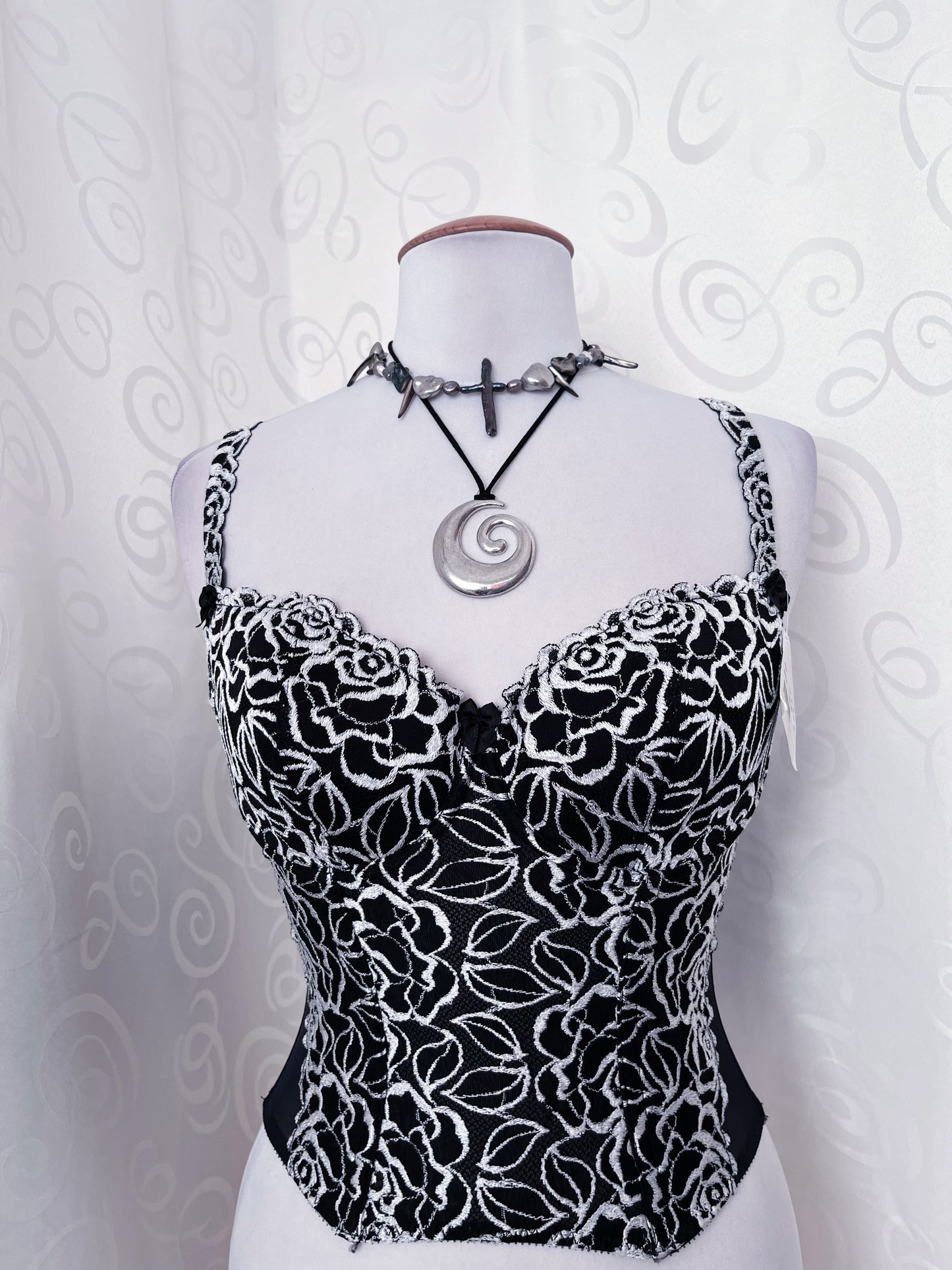 00’s whimsygoth embroidered corset 🪽🌀