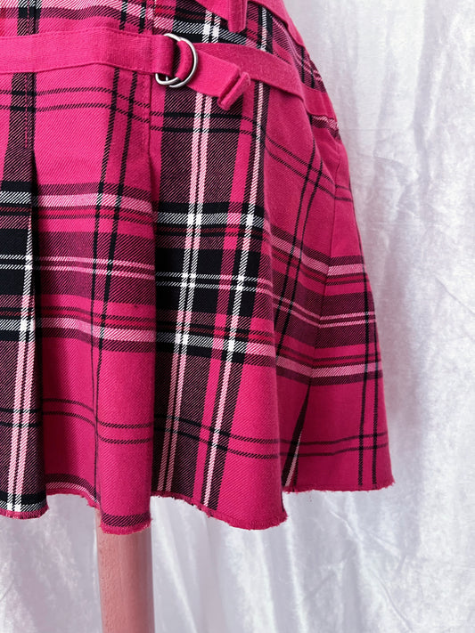 Iconic emo EDC pink plaid skirt π