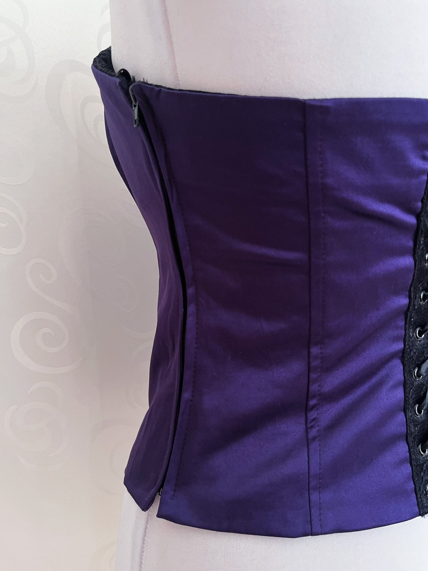 00βs whimsy deadstock purple corset ππ