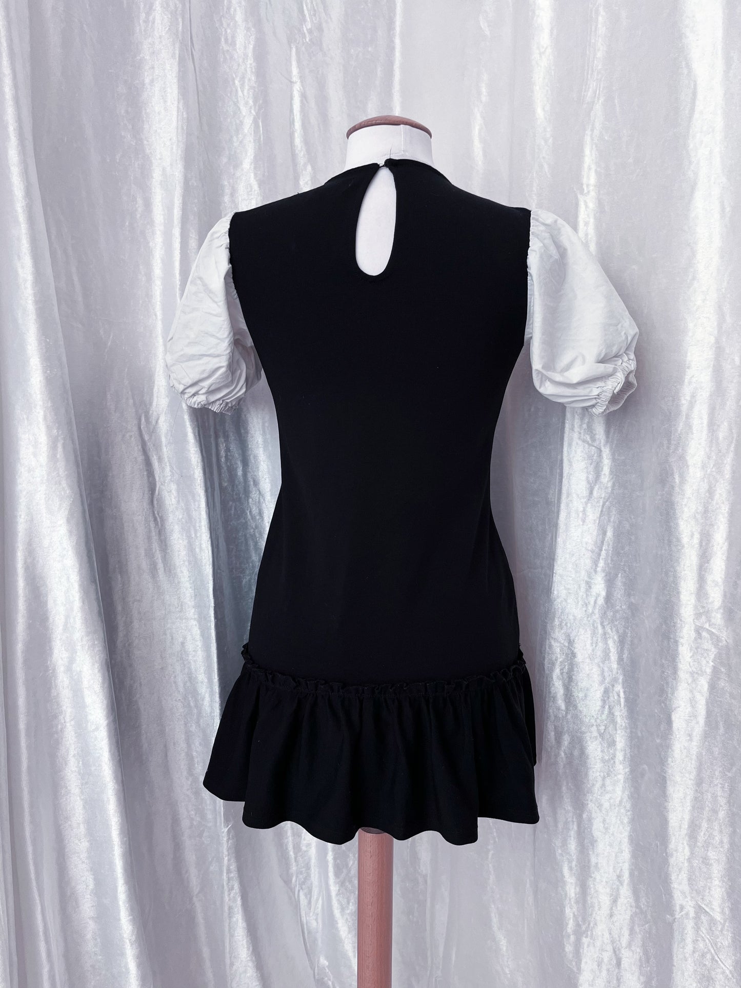 Beautiful coquette black & white dress with puff sleeves π°π