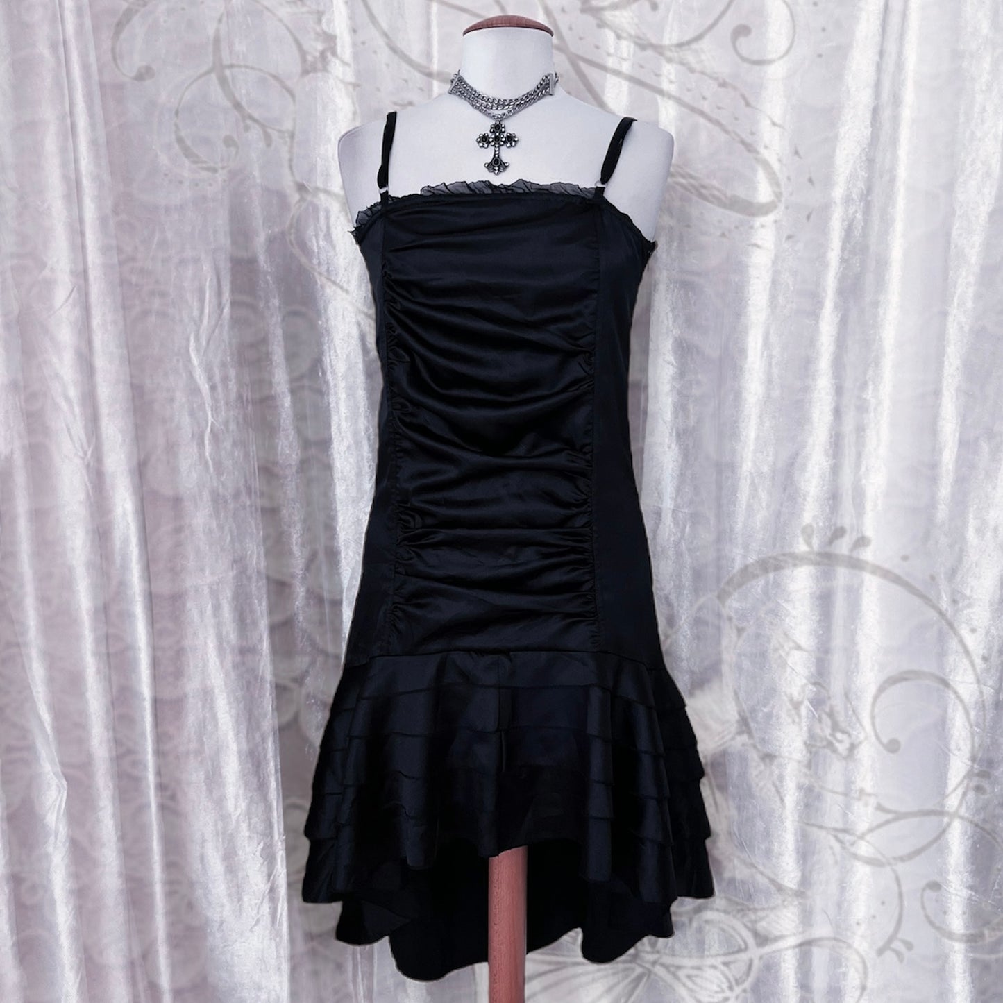 Beautiful witchy black saten dress 🦇
