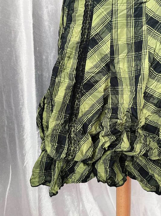 Vintage nylon tartan skirt with lace detail ๐๐
