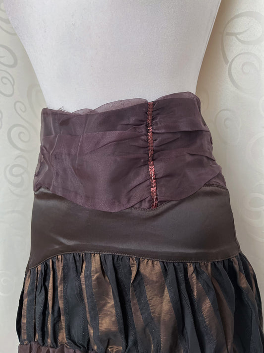 00โs whimsical asymmetrical brown skirt with tulle & sequin details ๐ง๐พ