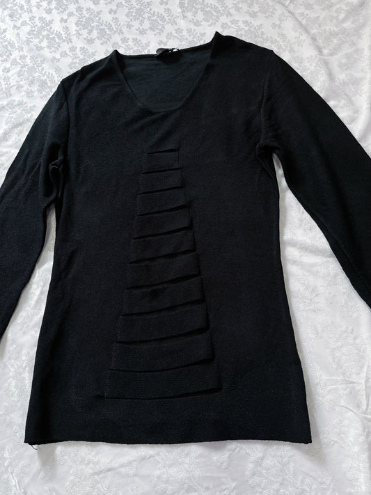 00โs black cut-out top