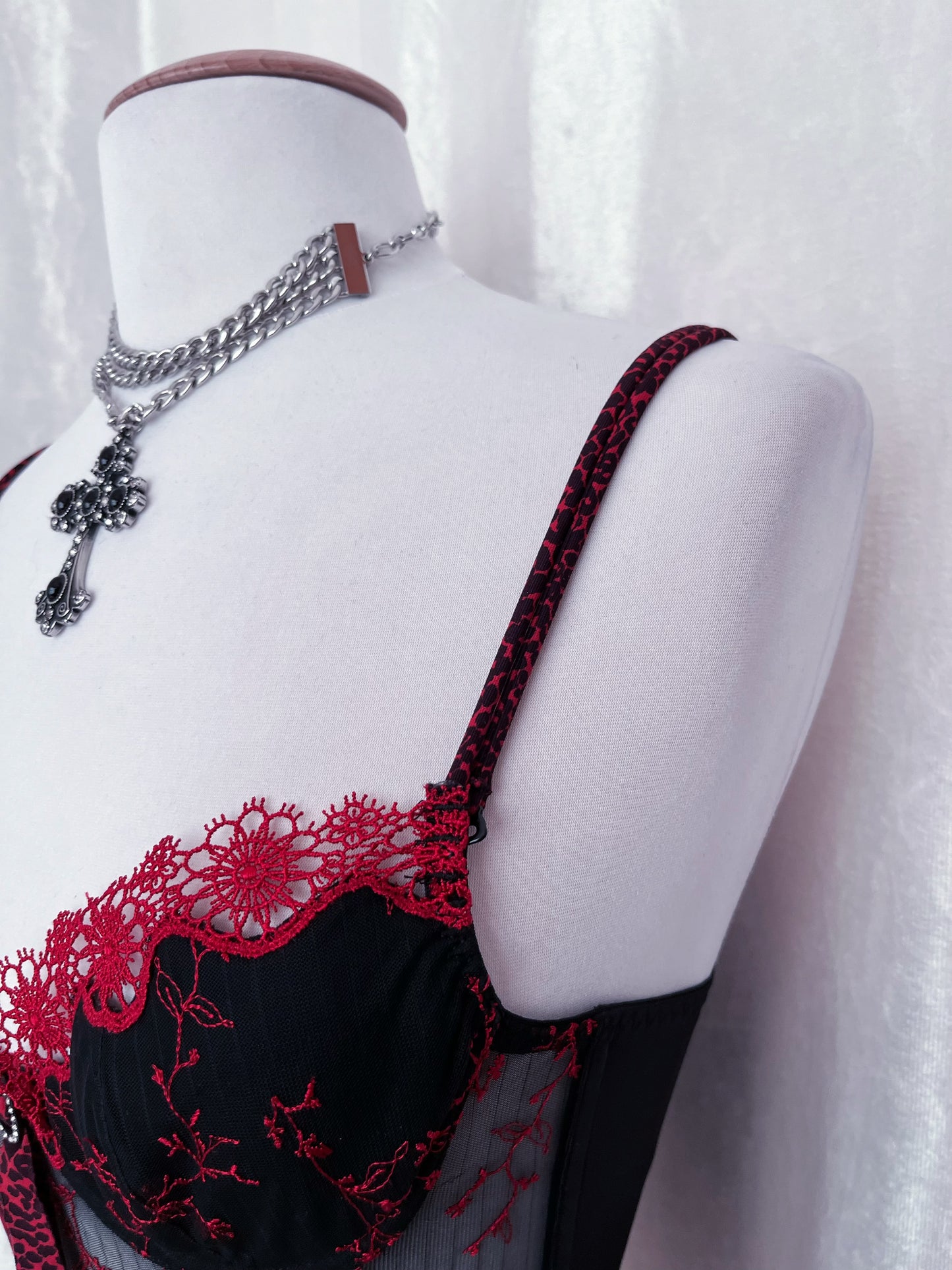 00’s alternative mesh corset top with animal print & embroidered details 🐾💋