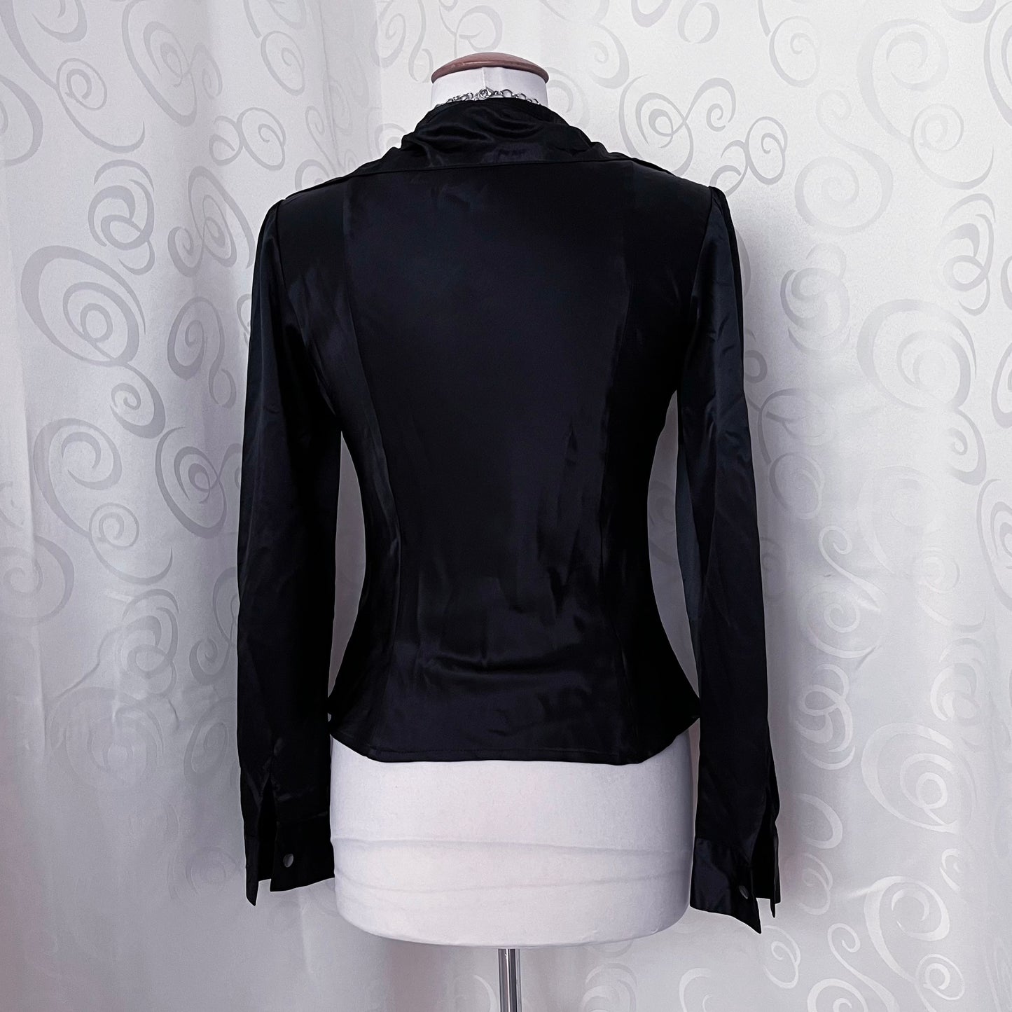 00’s Gothic satin shirt with lacey ruffle detail 🕷️
