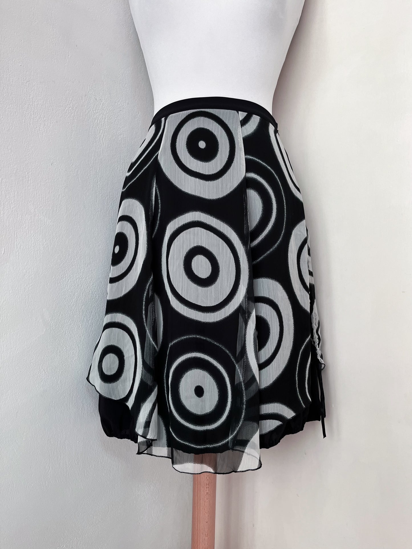 Iconic 00βs mesh patterned skirt ππΈοΈ