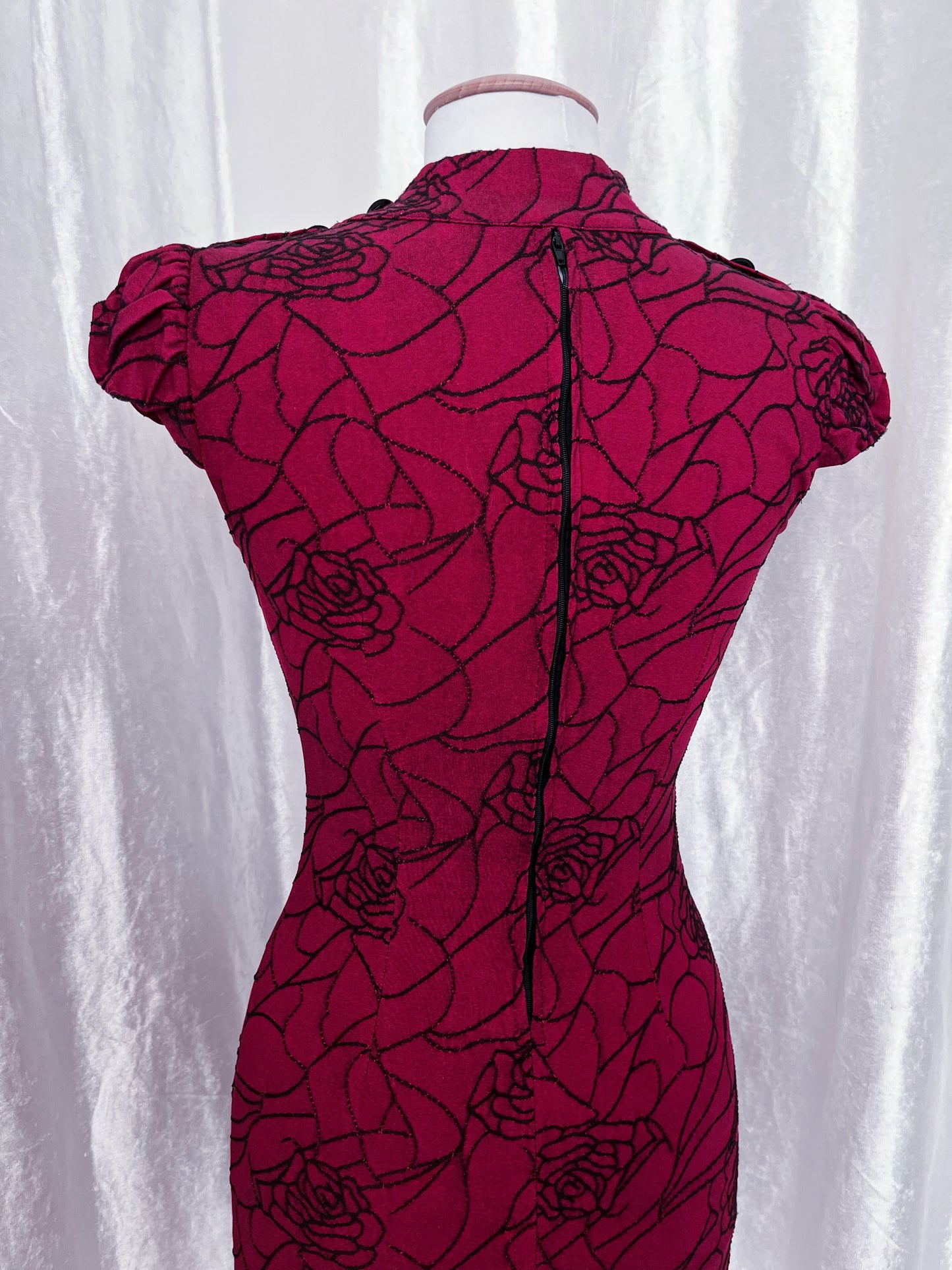 Iconic burgundy Asian style dress with embossed floral details ๐น ๐