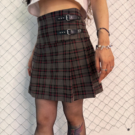 Alt pleated checked skirt with buckle details ๐ธ