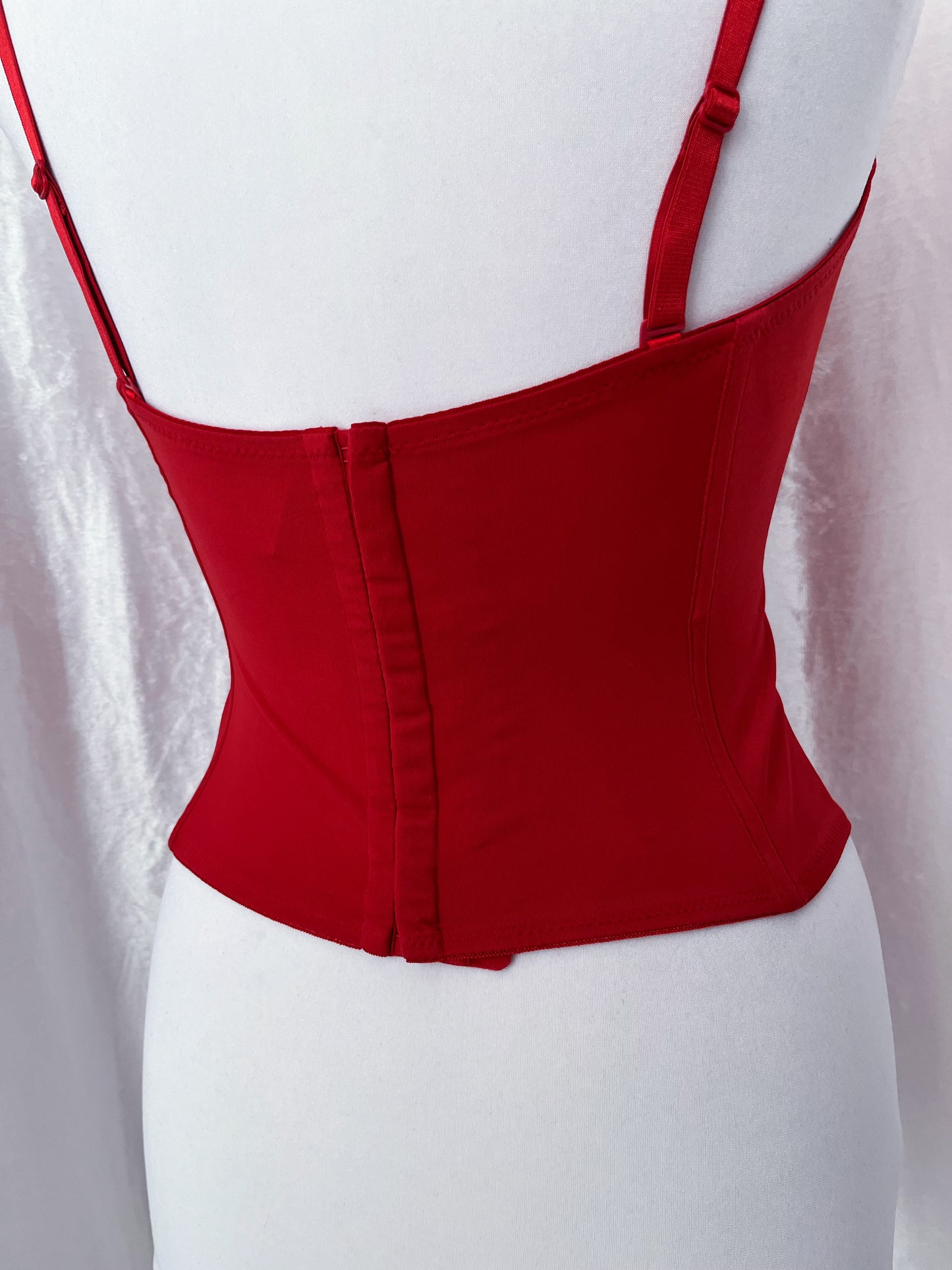 Hot, red corset top with lace-up detail ❤️🌹