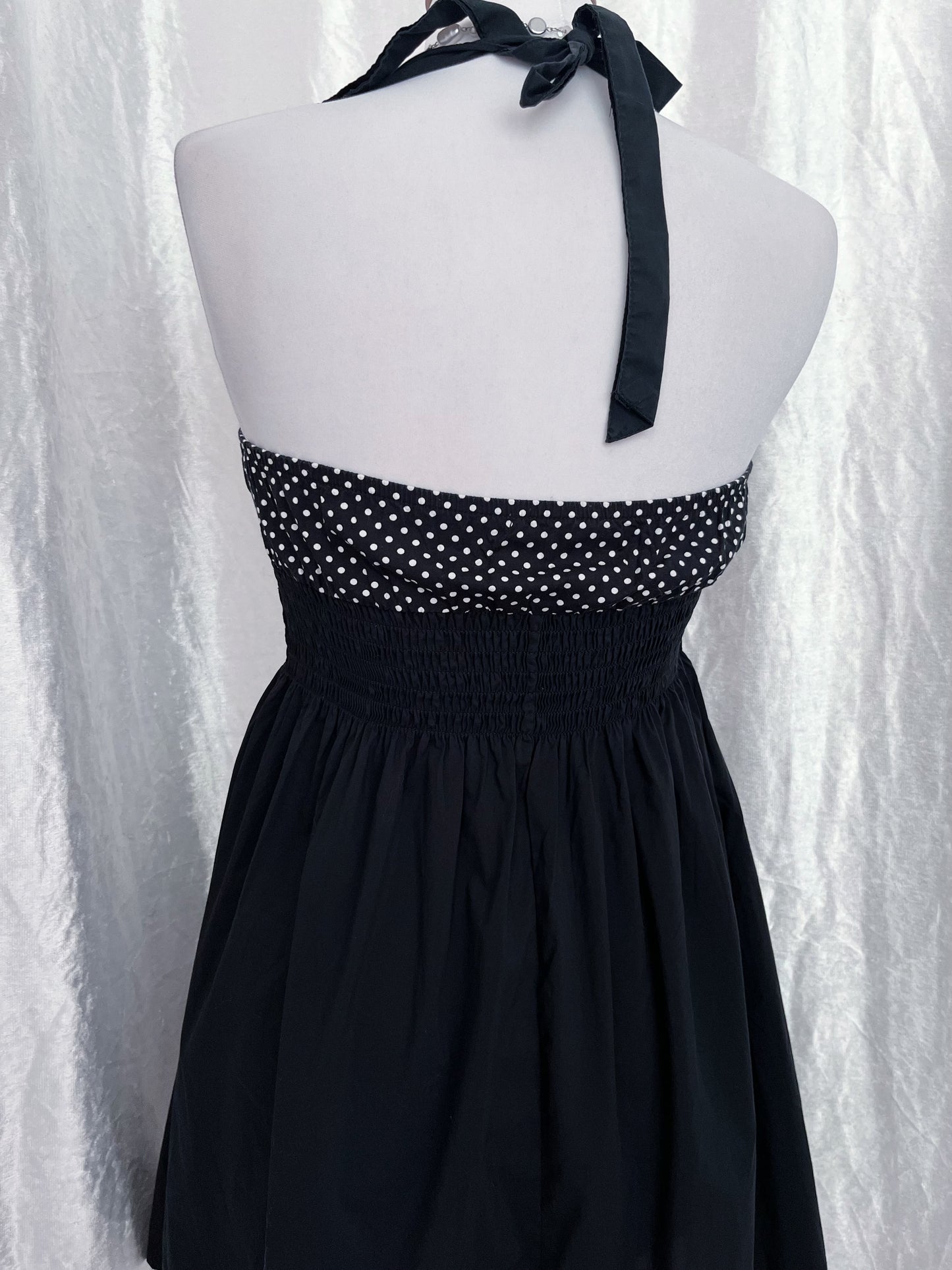 00’s Fishbone polka dress 🎶