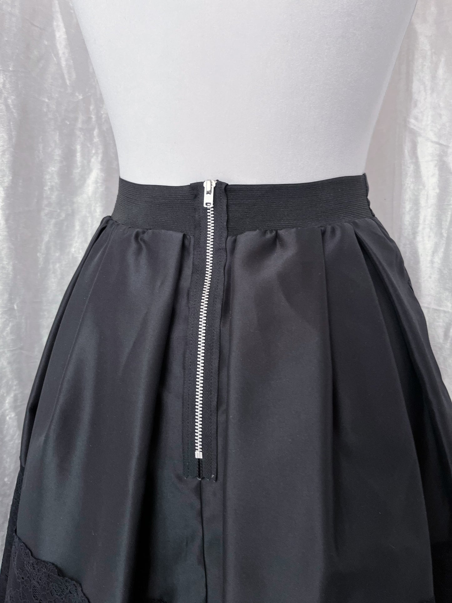 Dark coquette black skirt with lace detail 🌹