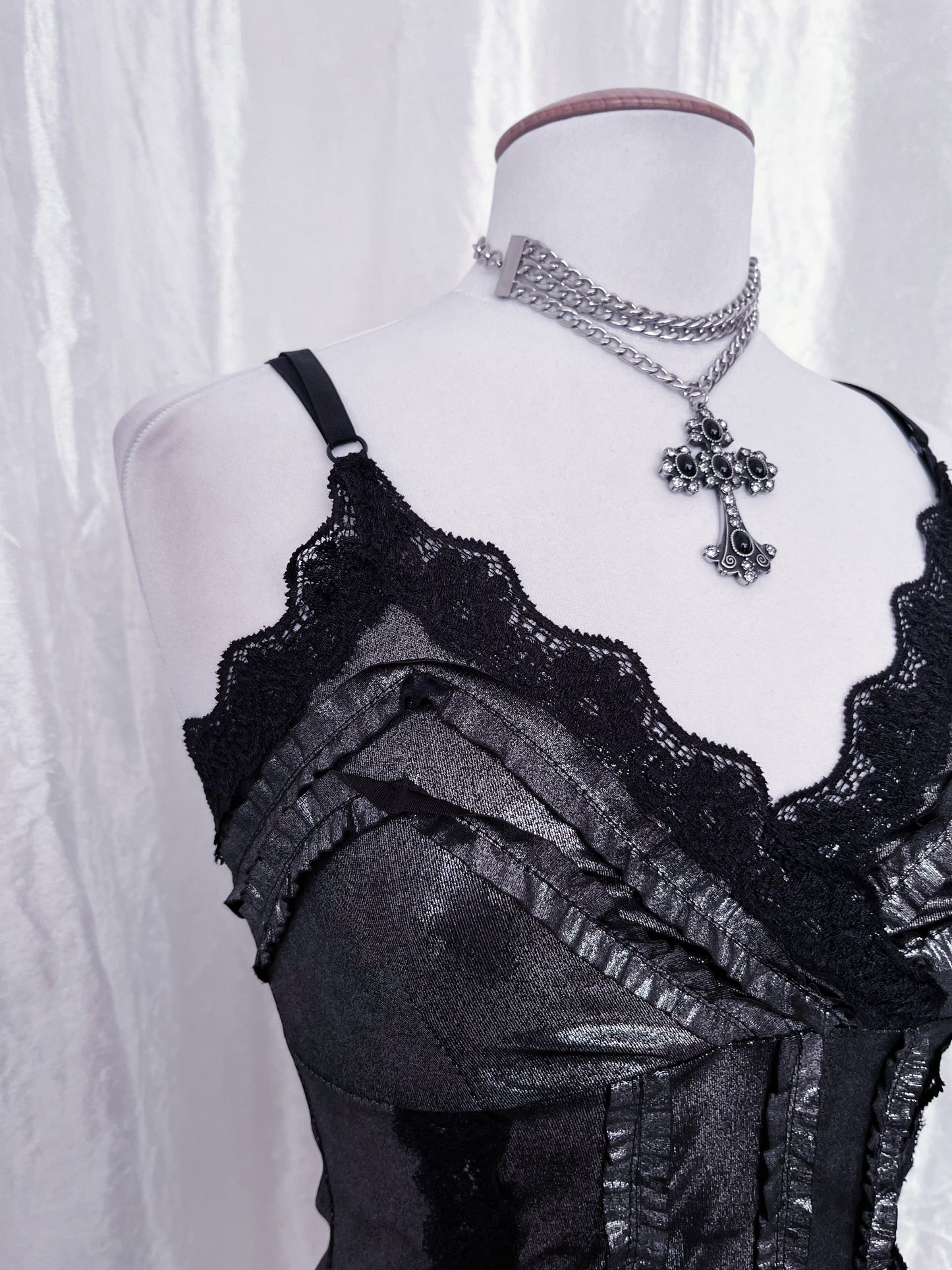 Dark coquette / Gothic silver top 🕸️🩶
