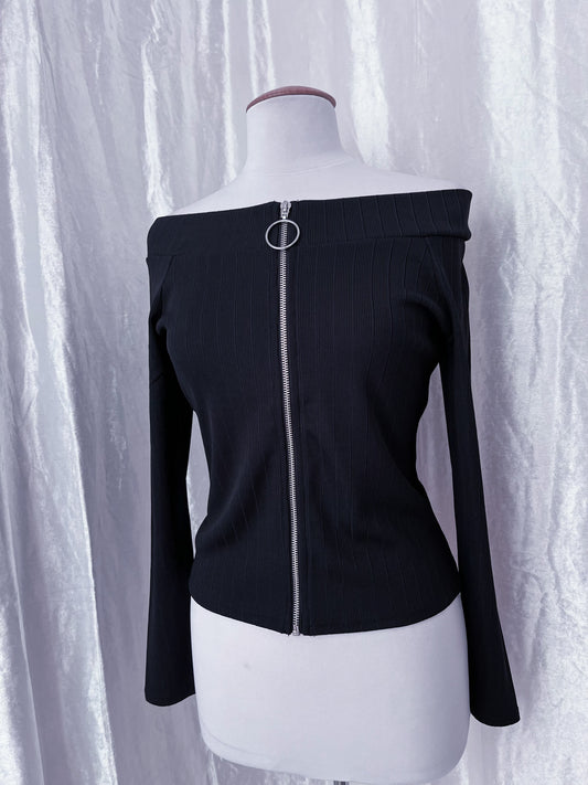 Black alt off-shoulder jacket by Blind Date π€