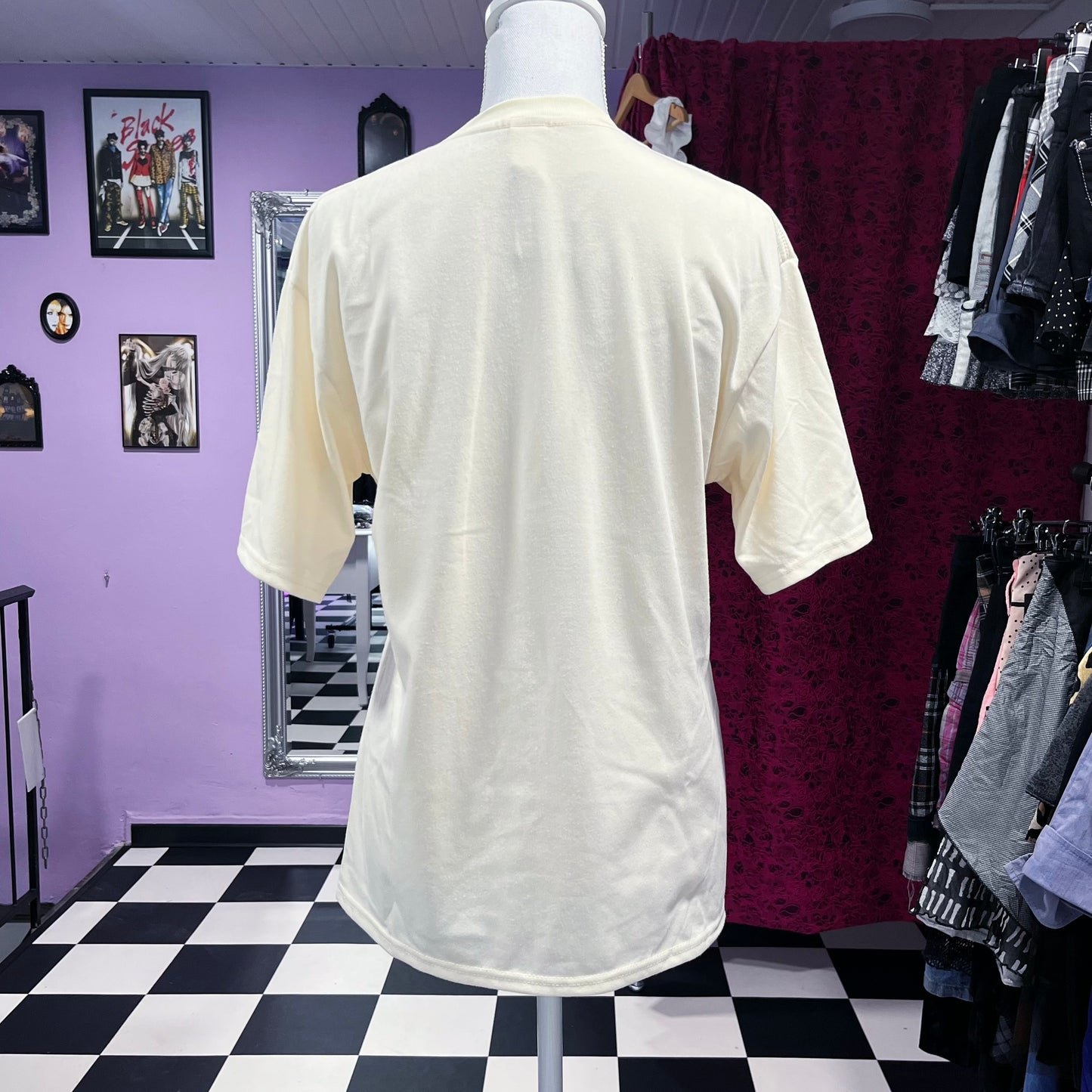 Detective pikachu fuzzy T-shirt 🕵️⚡️