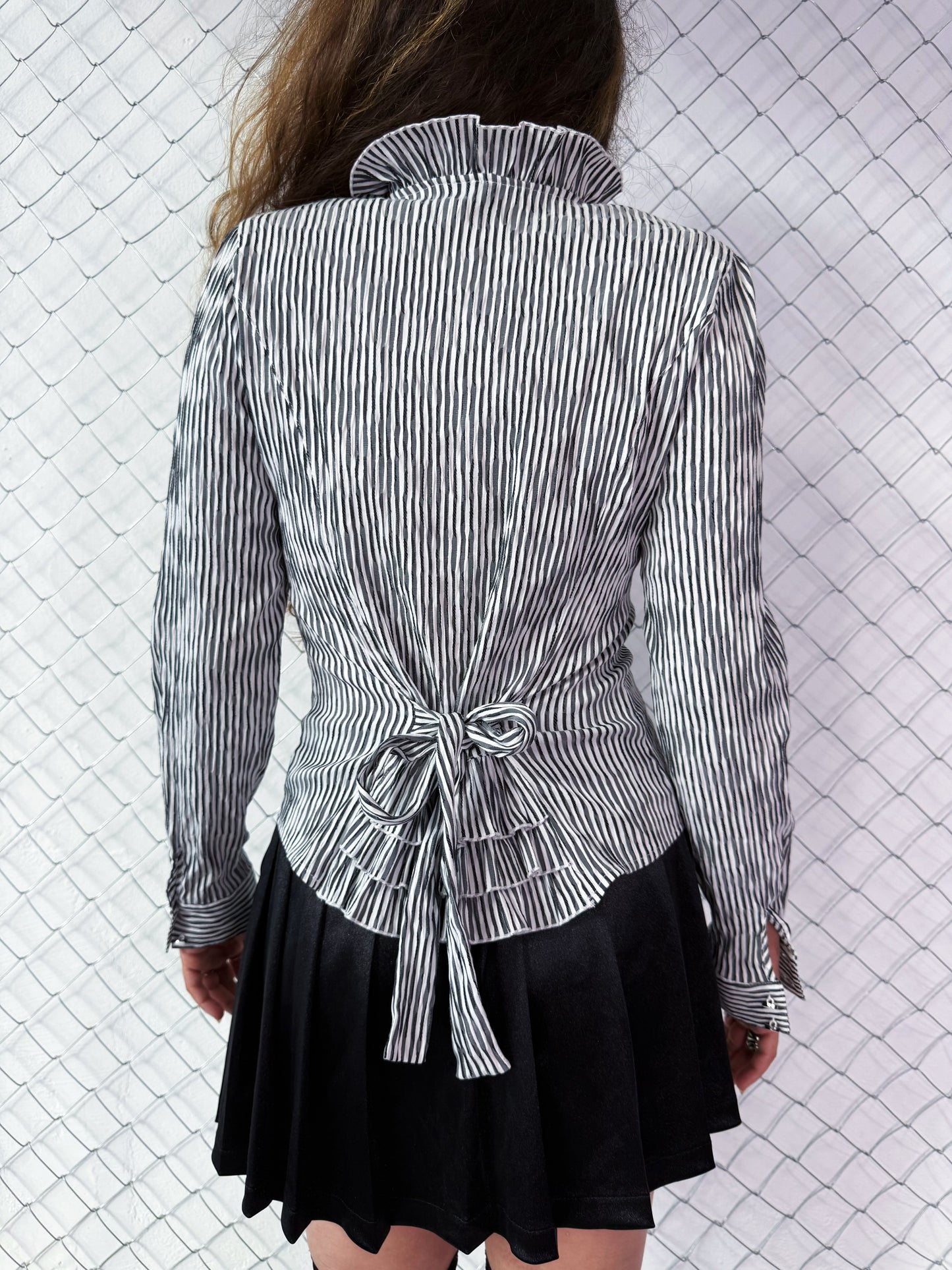 00’s Victorian/Circus style striped shirt with ruffle details 🎪