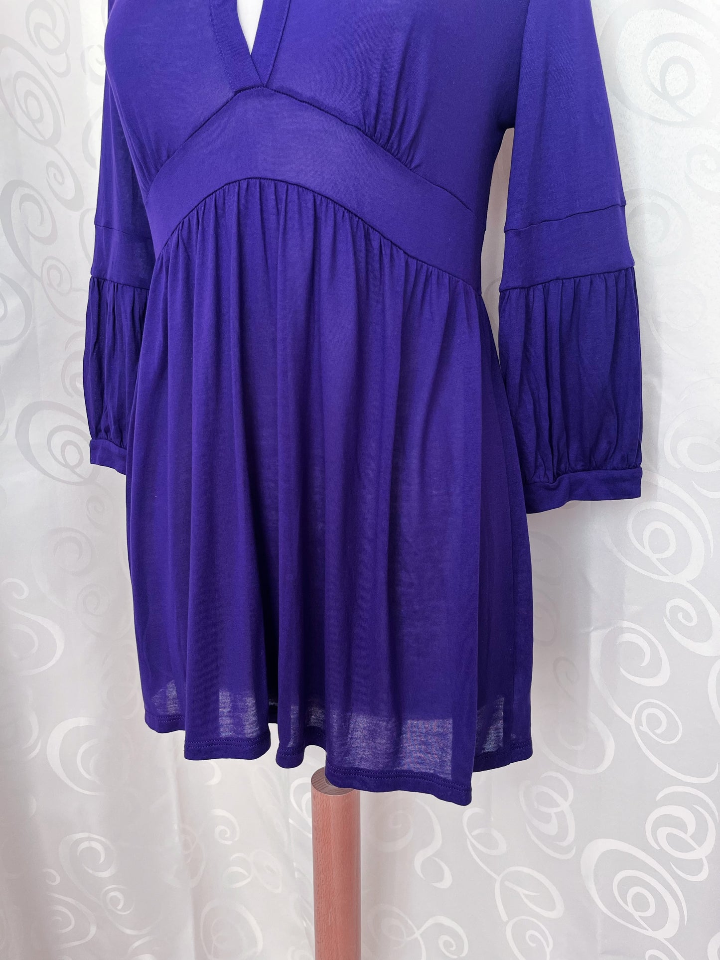 Intimissimi purple lolita top with cut-out bust detail 💜🦇