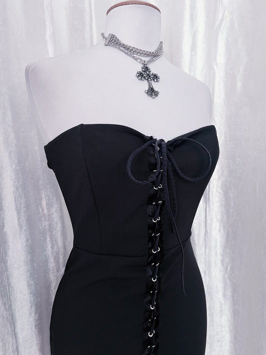 Alt lace-up fitting black dress π¦