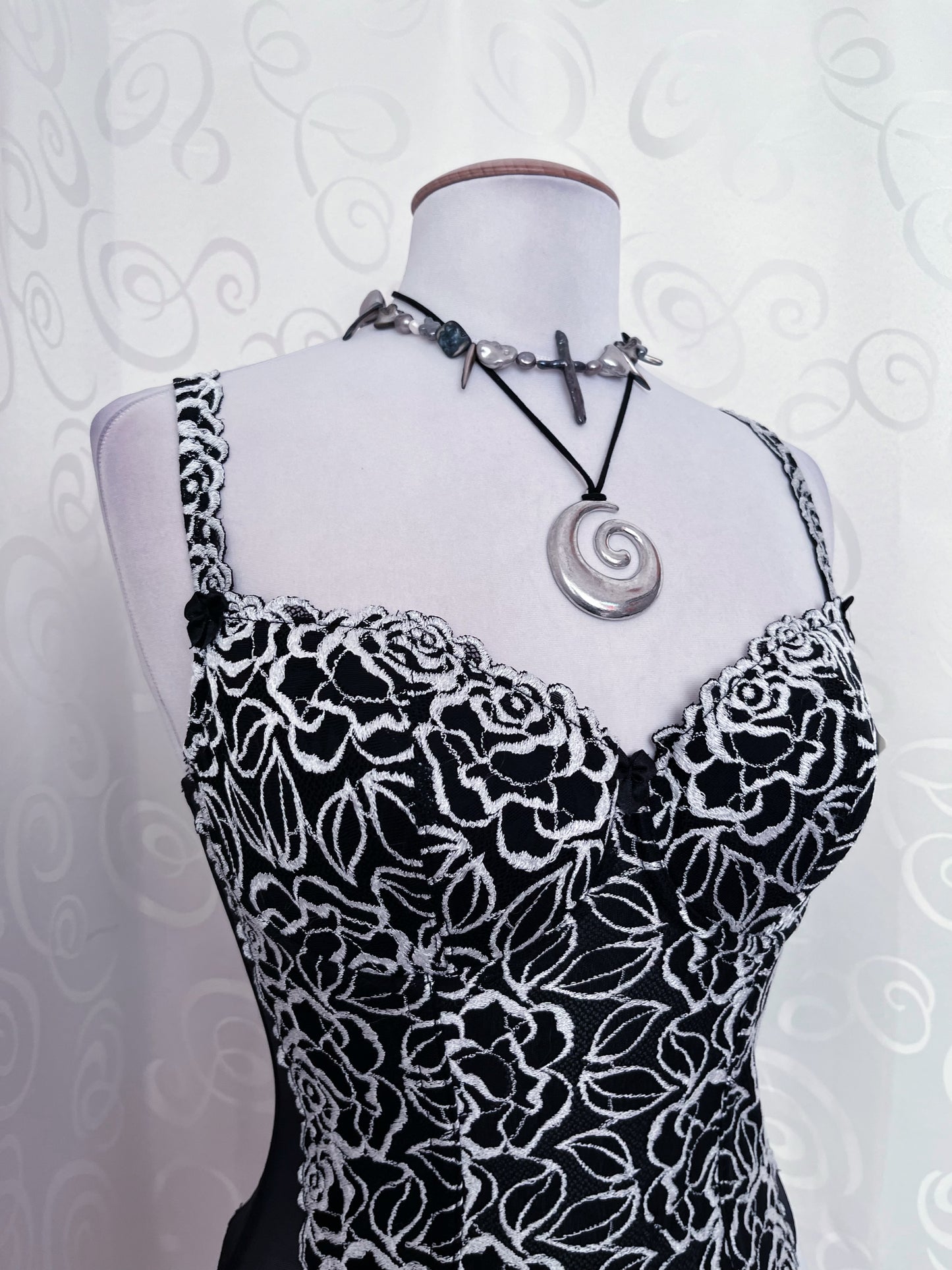 00’s whimsygoth embroidered corset 🪽🌀